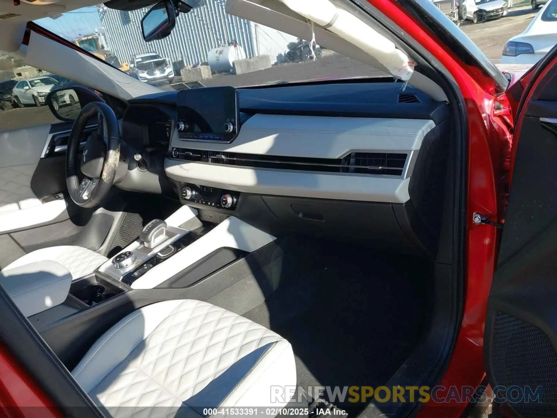 5 fotografías del automóvil dañado JA4J4WA84RZ015216 MITSUBISHI OUTLANDER 2024