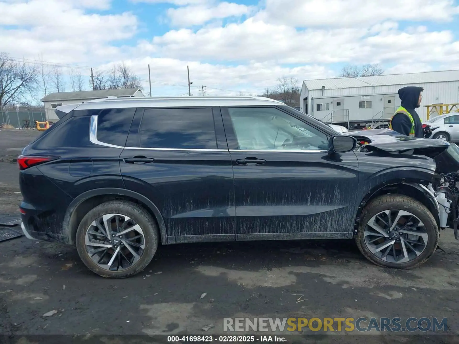 12 fotografías del automóvil dañado JA4J4WA86RZ036102 MITSUBISHI OUTLANDER 2024