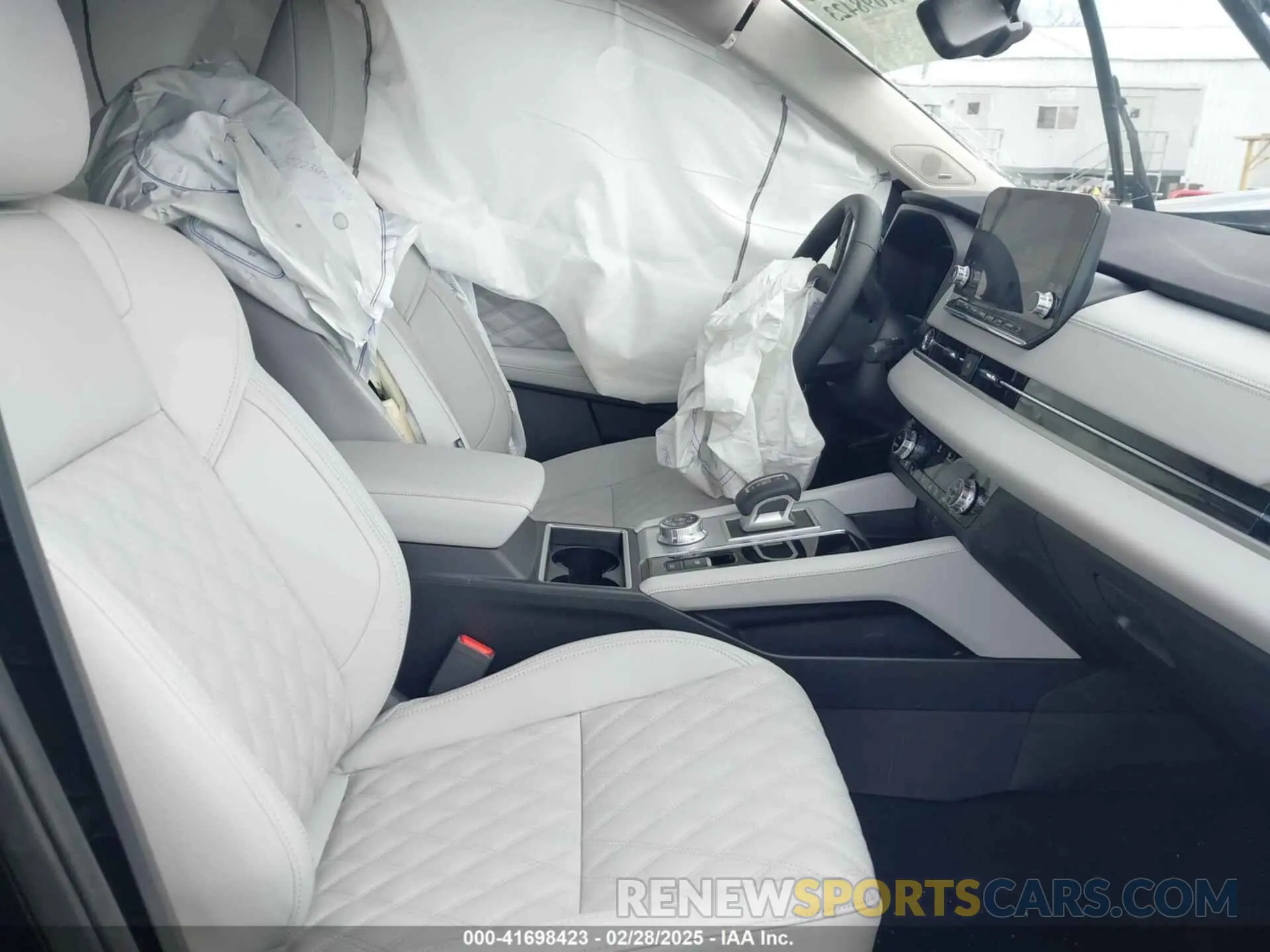 5 fotografías del automóvil dañado JA4J4WA86RZ036102 MITSUBISHI OUTLANDER 2024