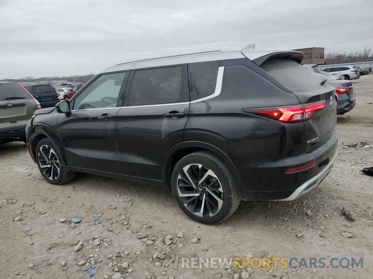 2 fotografías del automóvil dañado JA4J4WA87RZ035248 MITSUBISHI OUTLANDER 2024