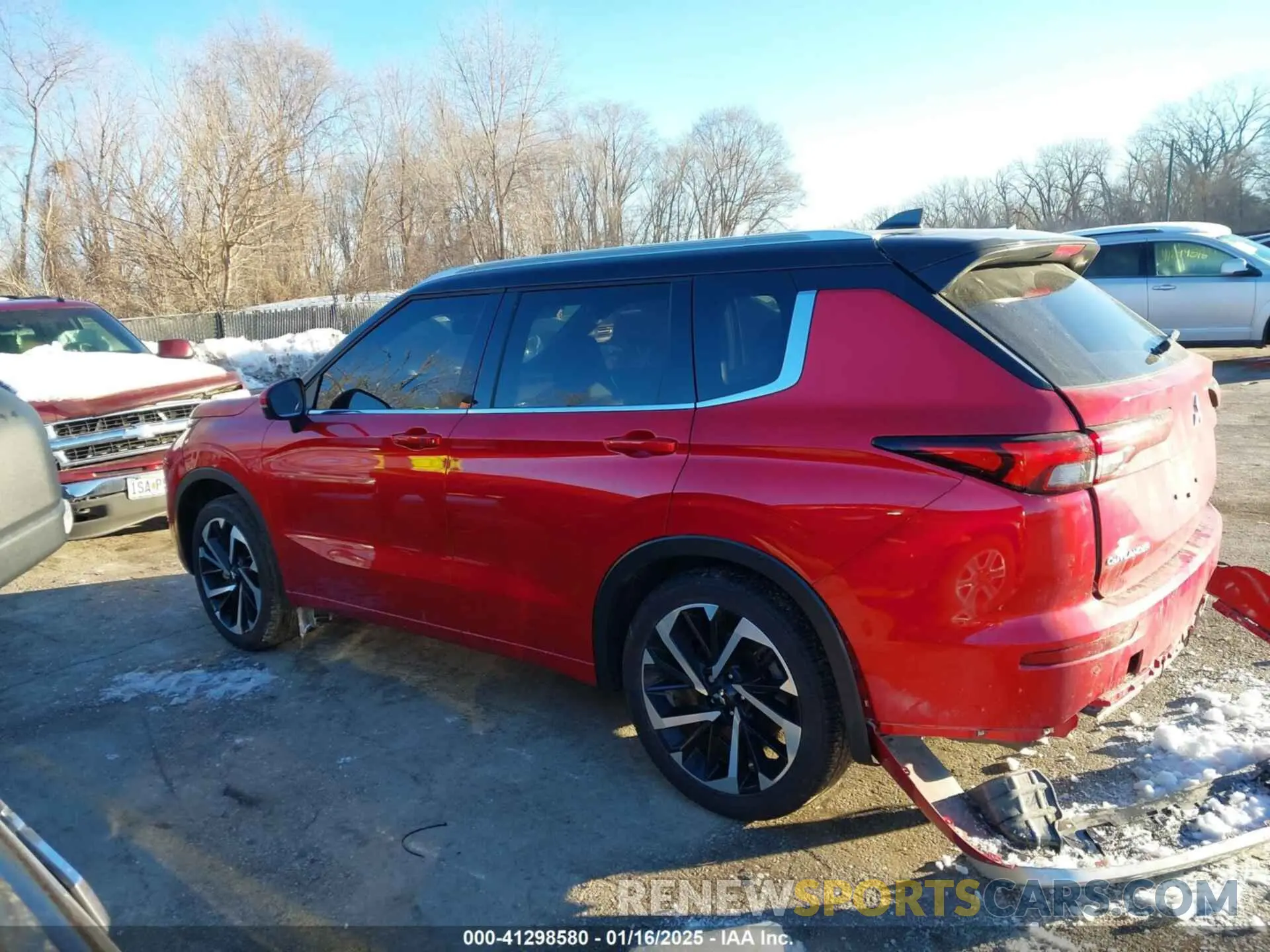 15 fotografías del automóvil dañado JA4J4WA89RZ004275 MITSUBISHI OUTLANDER 2024