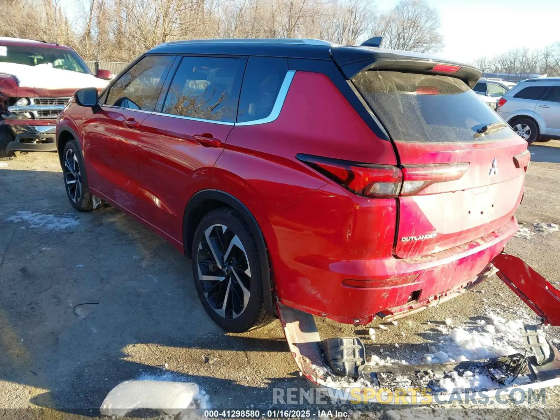 3 fotografías del automóvil dañado JA4J4WA89RZ004275 MITSUBISHI OUTLANDER 2024