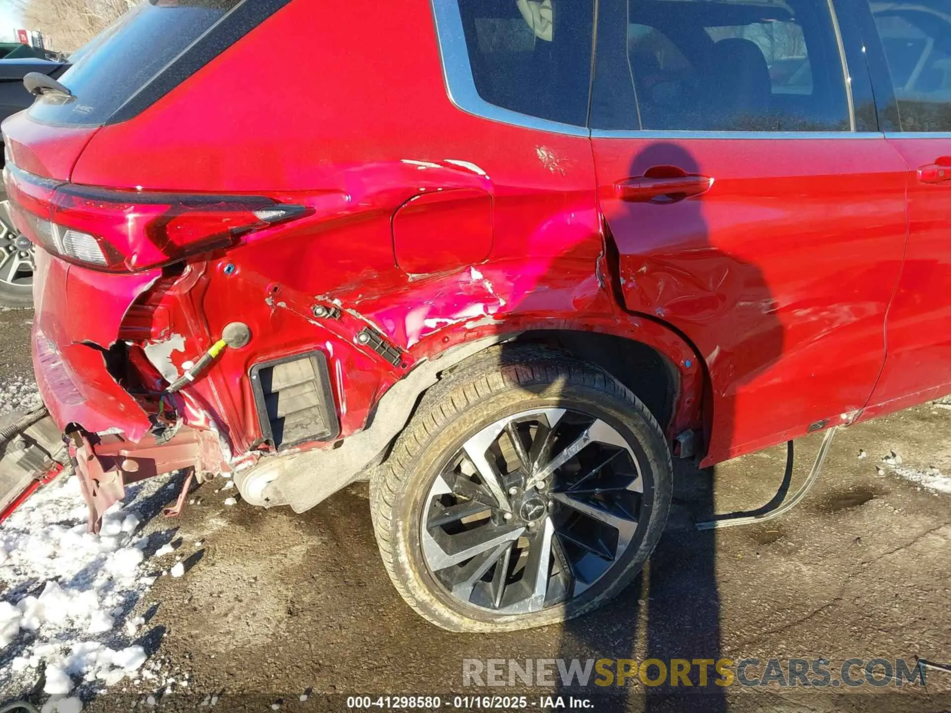 6 fotografías del automóvil dañado JA4J4WA89RZ004275 MITSUBISHI OUTLANDER 2024