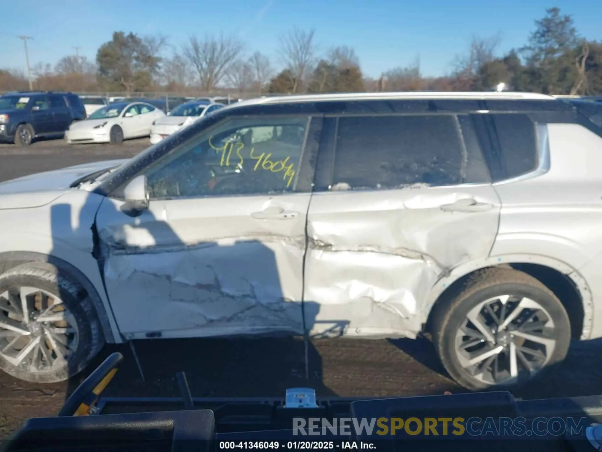 14 fotografías del automóvil dañado JA4J4WA8XRZ003510 MITSUBISHI OUTLANDER 2024