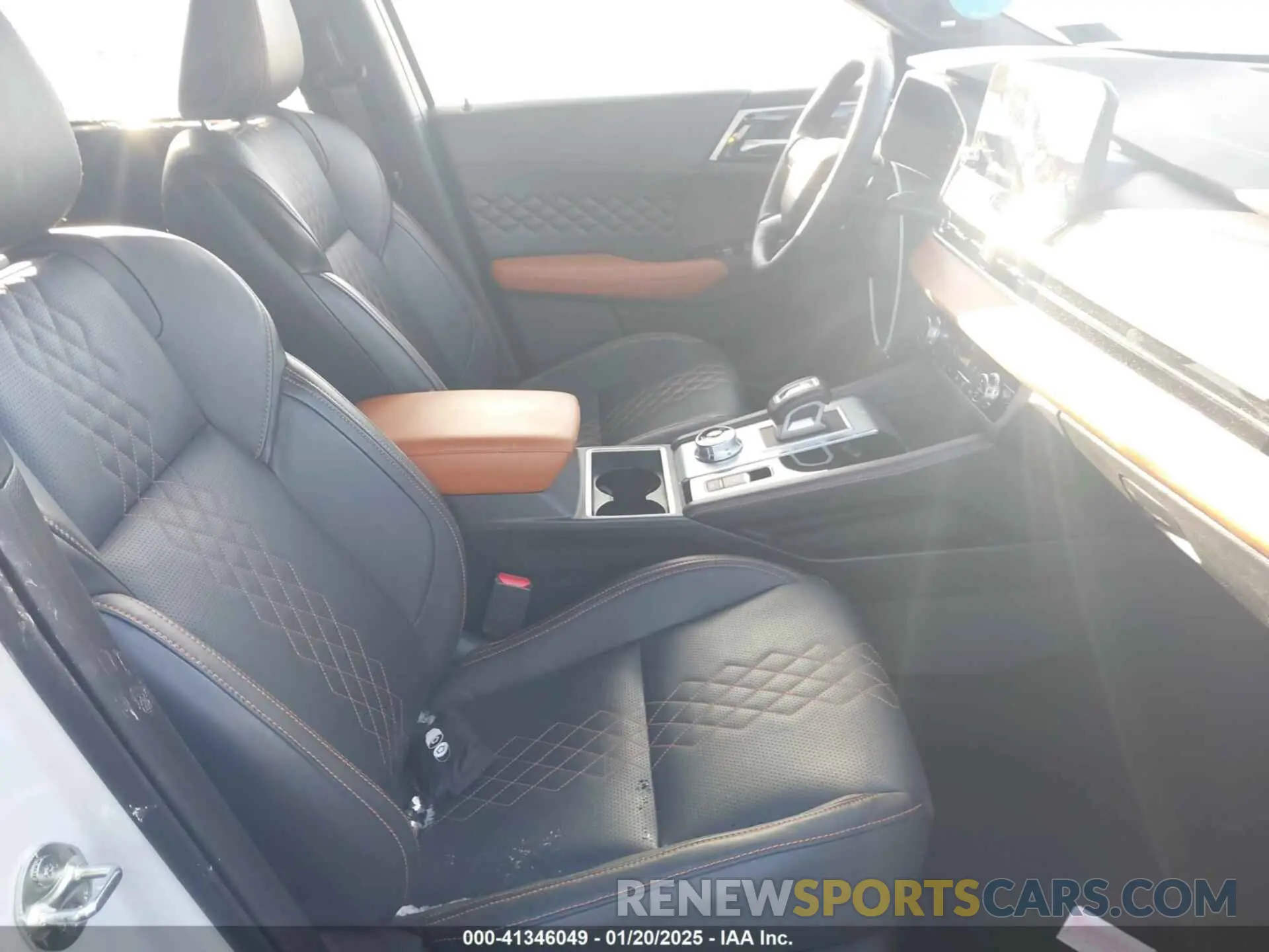 5 fotografías del automóvil dañado JA4J4WA8XRZ003510 MITSUBISHI OUTLANDER 2024
