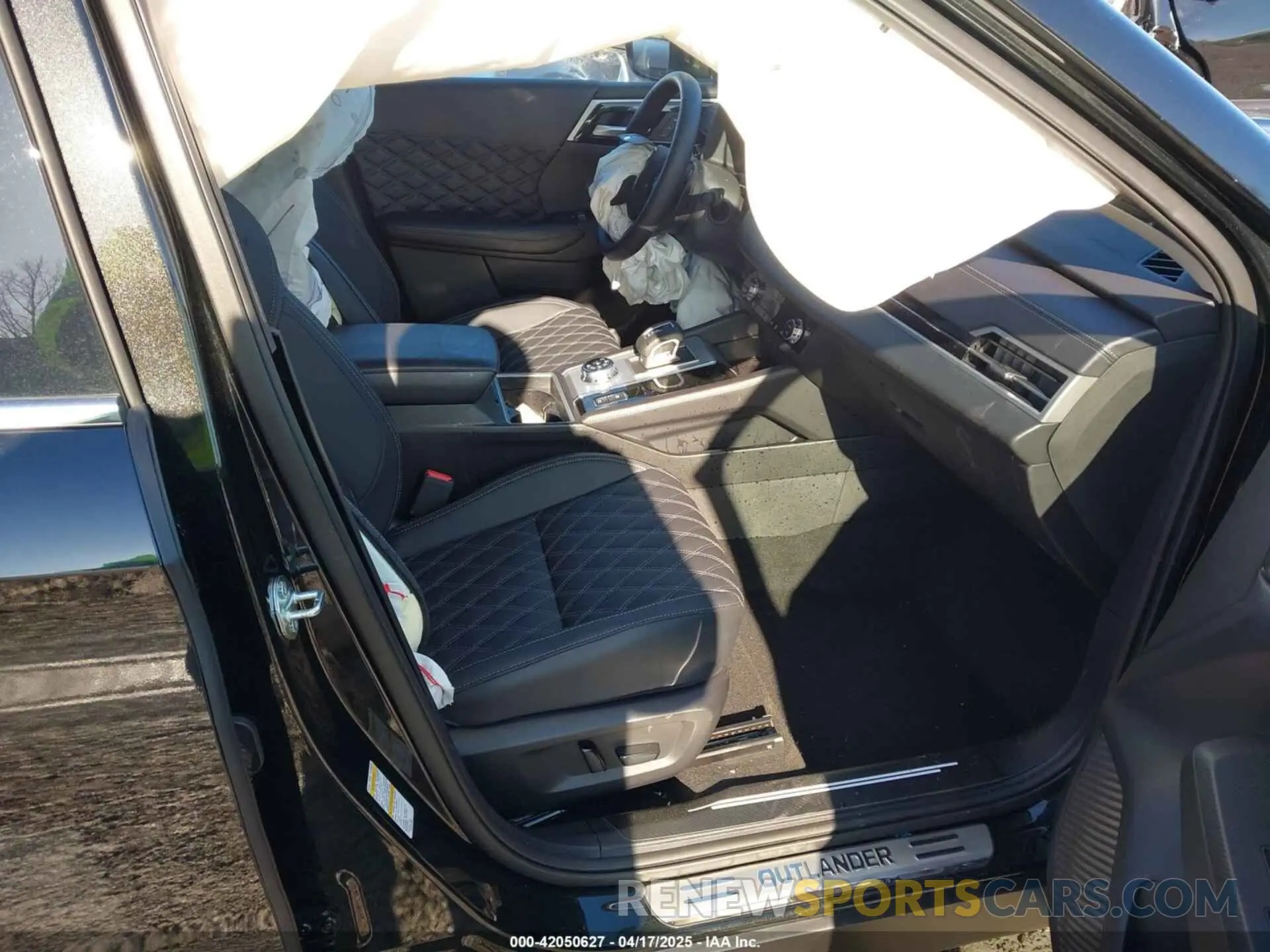 5 fotografías del automóvil dañado JA4J4WA8XRZ090163 MITSUBISHI OUTLANDER 2024