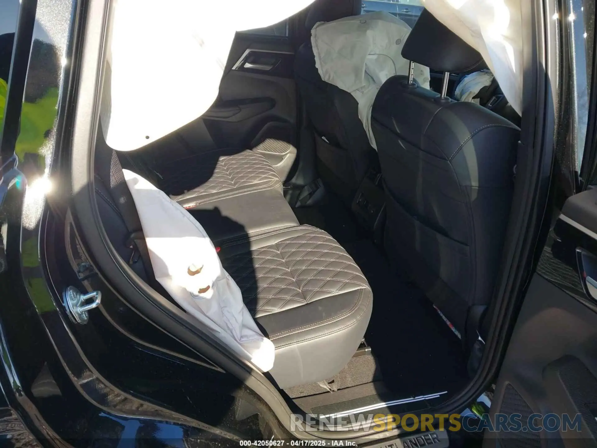 8 fotografías del automóvil dañado JA4J4WA8XRZ090163 MITSUBISHI OUTLANDER 2024