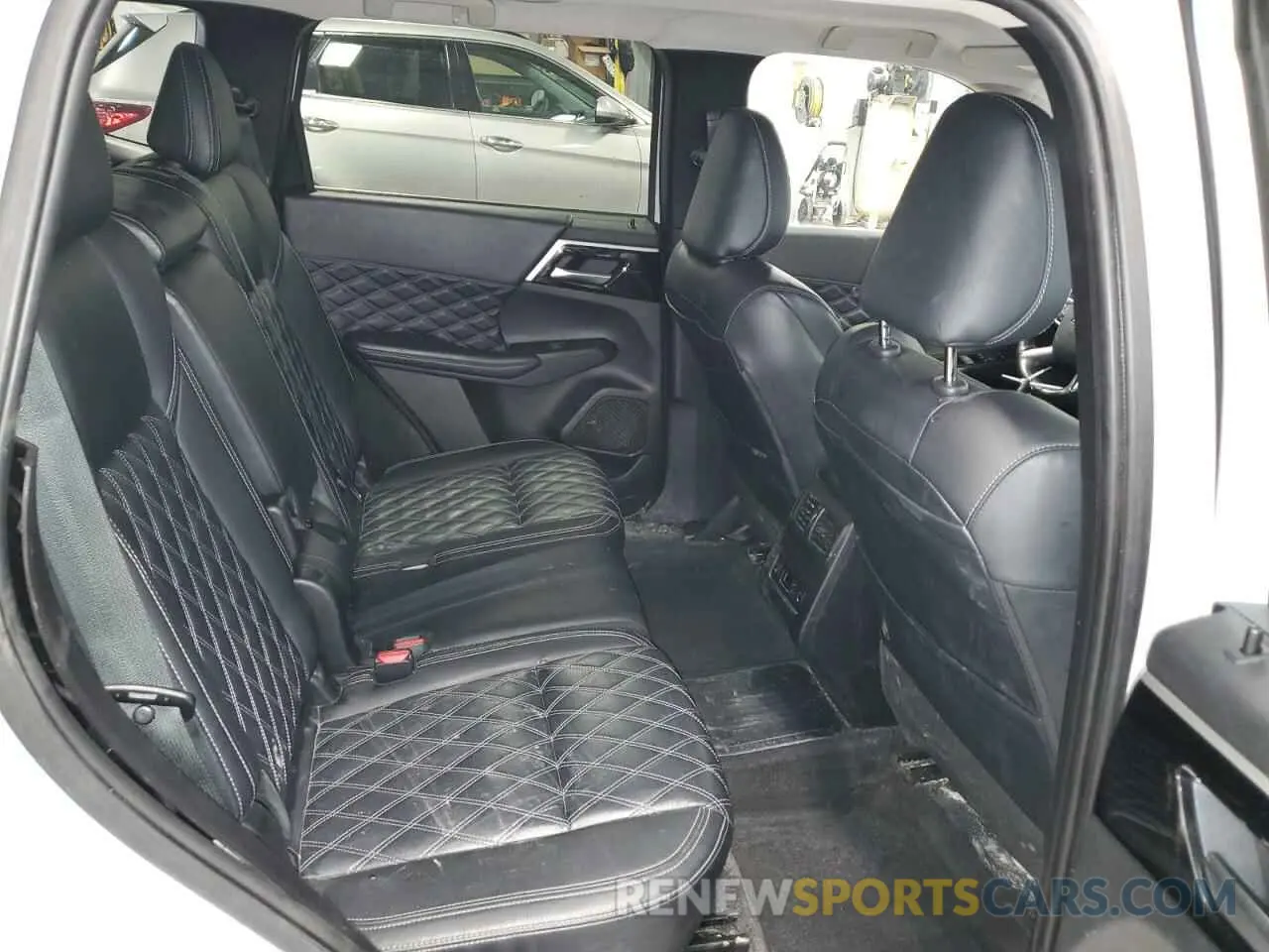 11 fotografías del automóvil dañado JA4T5VA99RZ611740 MITSUBISHI OUTLANDER 2024