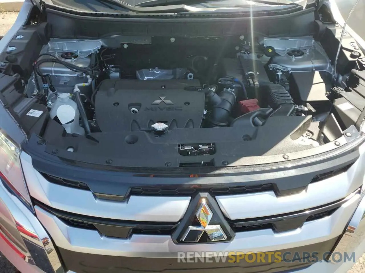 12 fotografías del automóvil dañado JA4ARUAU9SU002130 MITSUBISHI OUTLANDER 2025