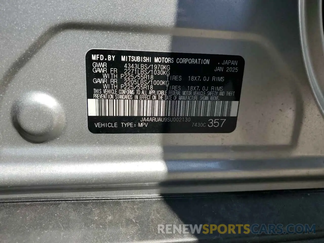 14 fotografías del automóvil dañado JA4ARUAU9SU002130 MITSUBISHI OUTLANDER 2025
