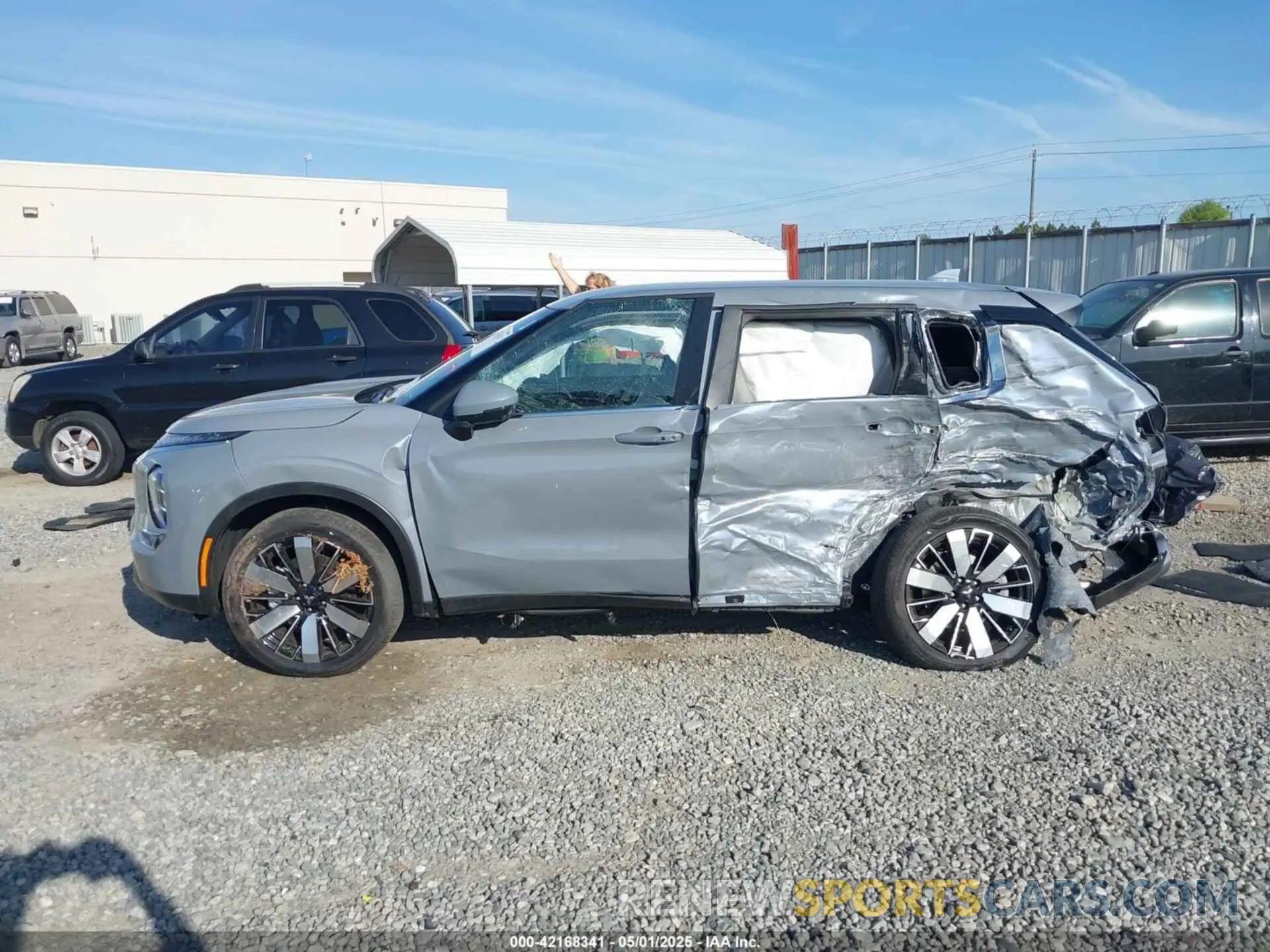 15 fotografías del automóvil dañado JA4J3VA87SZ018890 MITSUBISHI OUTLANDER 2025