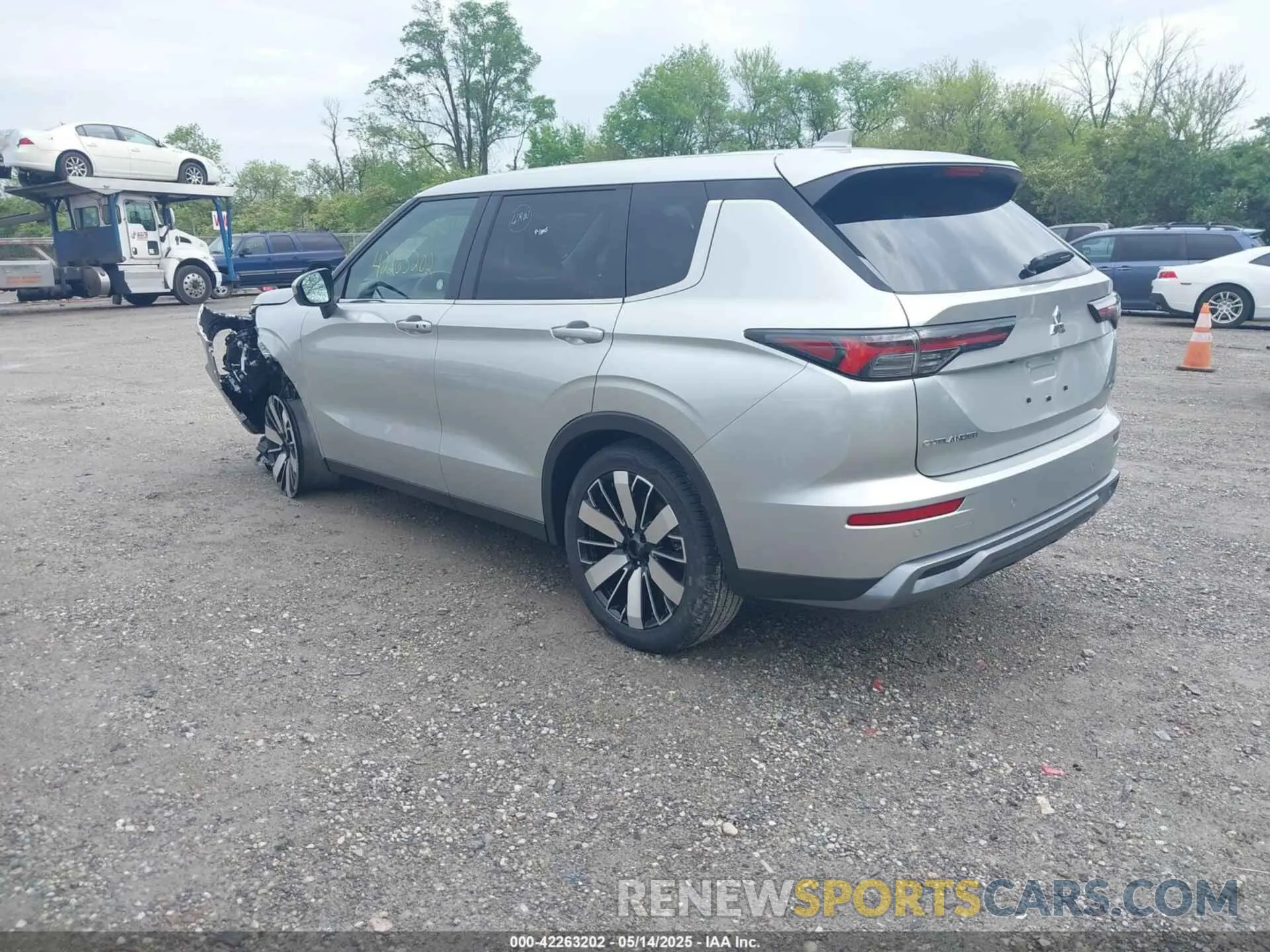 3 fotografías del automóvil dañado JA4J4VA86SZ014584 MITSUBISHI OUTLANDER 2025