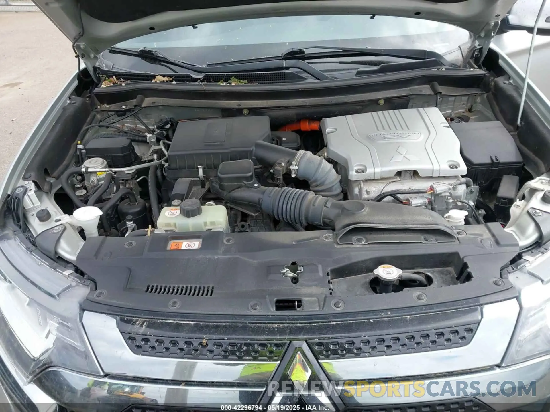10 fotografías del automóvil dañado JA4J24A53KZ053560 MITSUBISHI OUTLANDER PHEV 2019