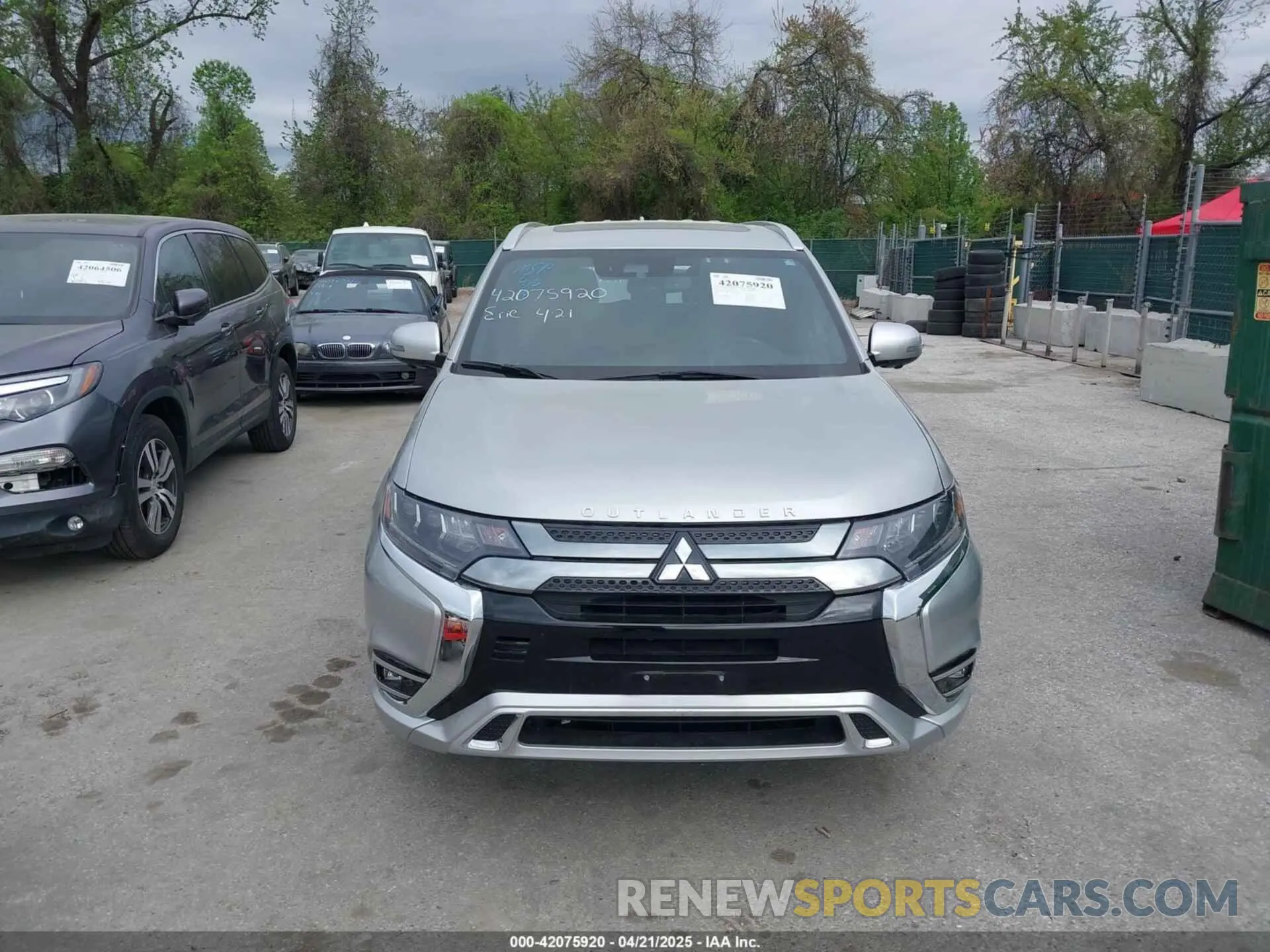 12 fotografías del automóvil dañado JA4J24A54KZ047069 MITSUBISHI OUTLANDER PHEV 2019