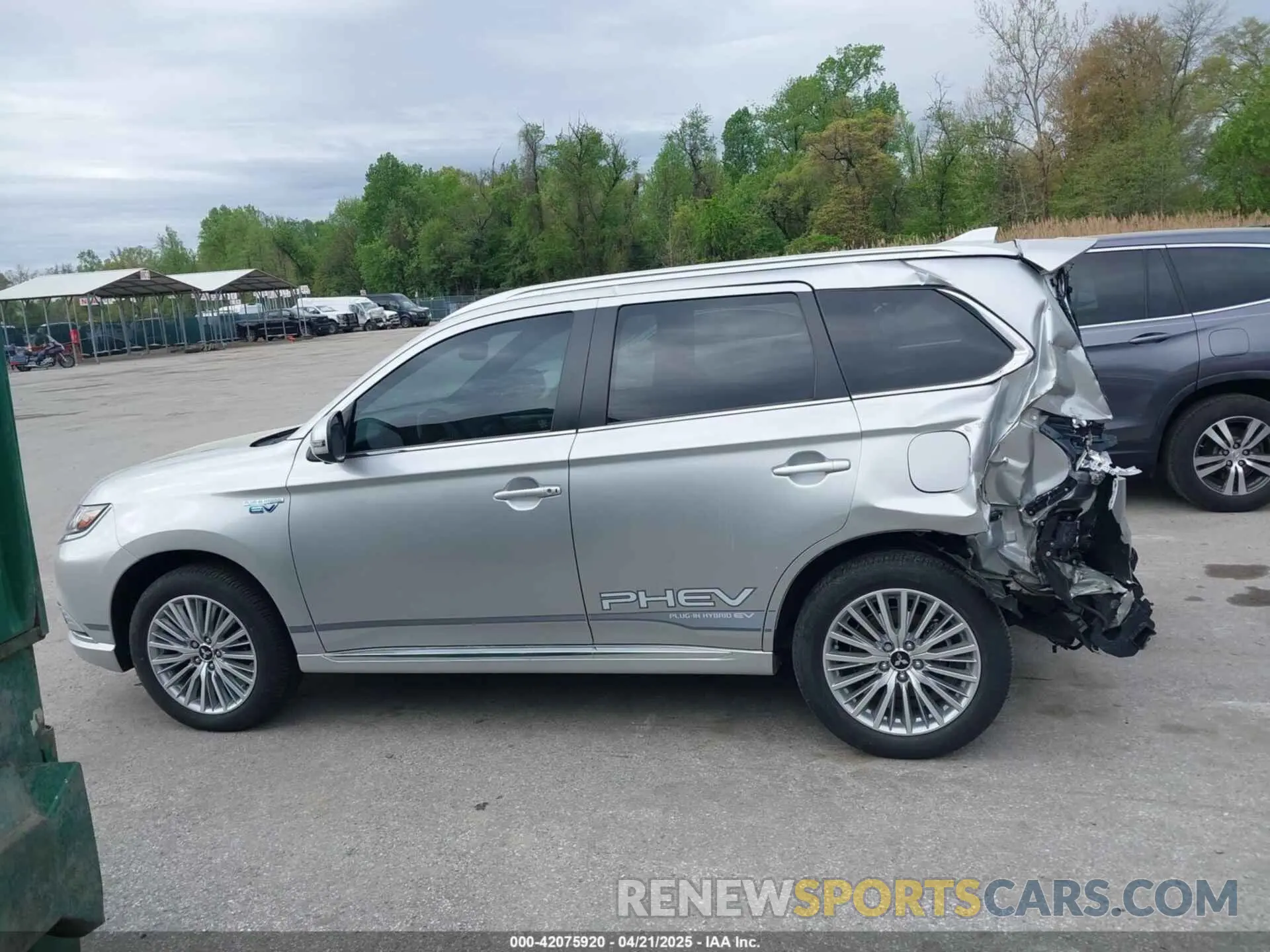 14 fotografías del automóvil dañado JA4J24A54KZ047069 MITSUBISHI OUTLANDER PHEV 2019