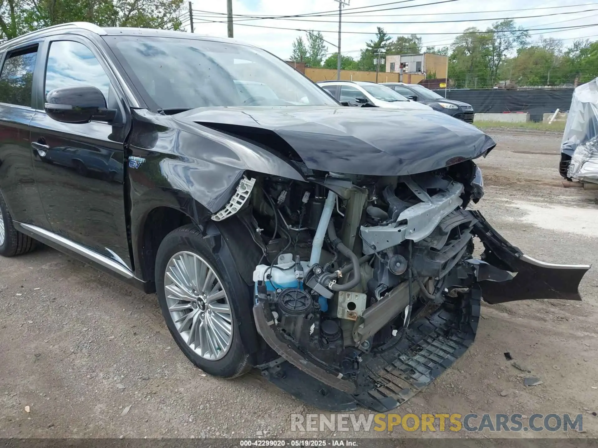17 fotografías del automóvil dañado JA4J24A55KZ037103 MITSUBISHI OUTLANDER PHEV 2019