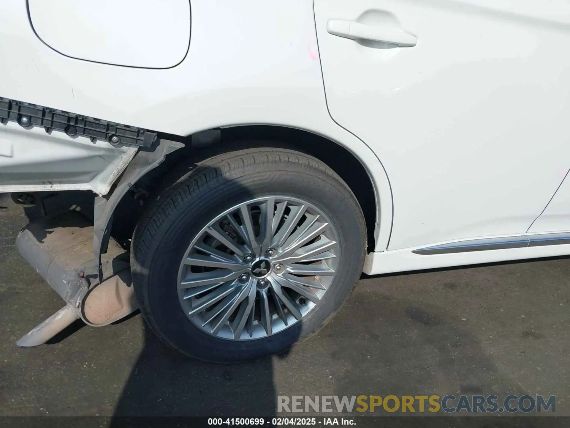 19 fotografías del automóvil dañado JA4J24A57KZ049706 MITSUBISHI OUTLANDER PHEV 2019