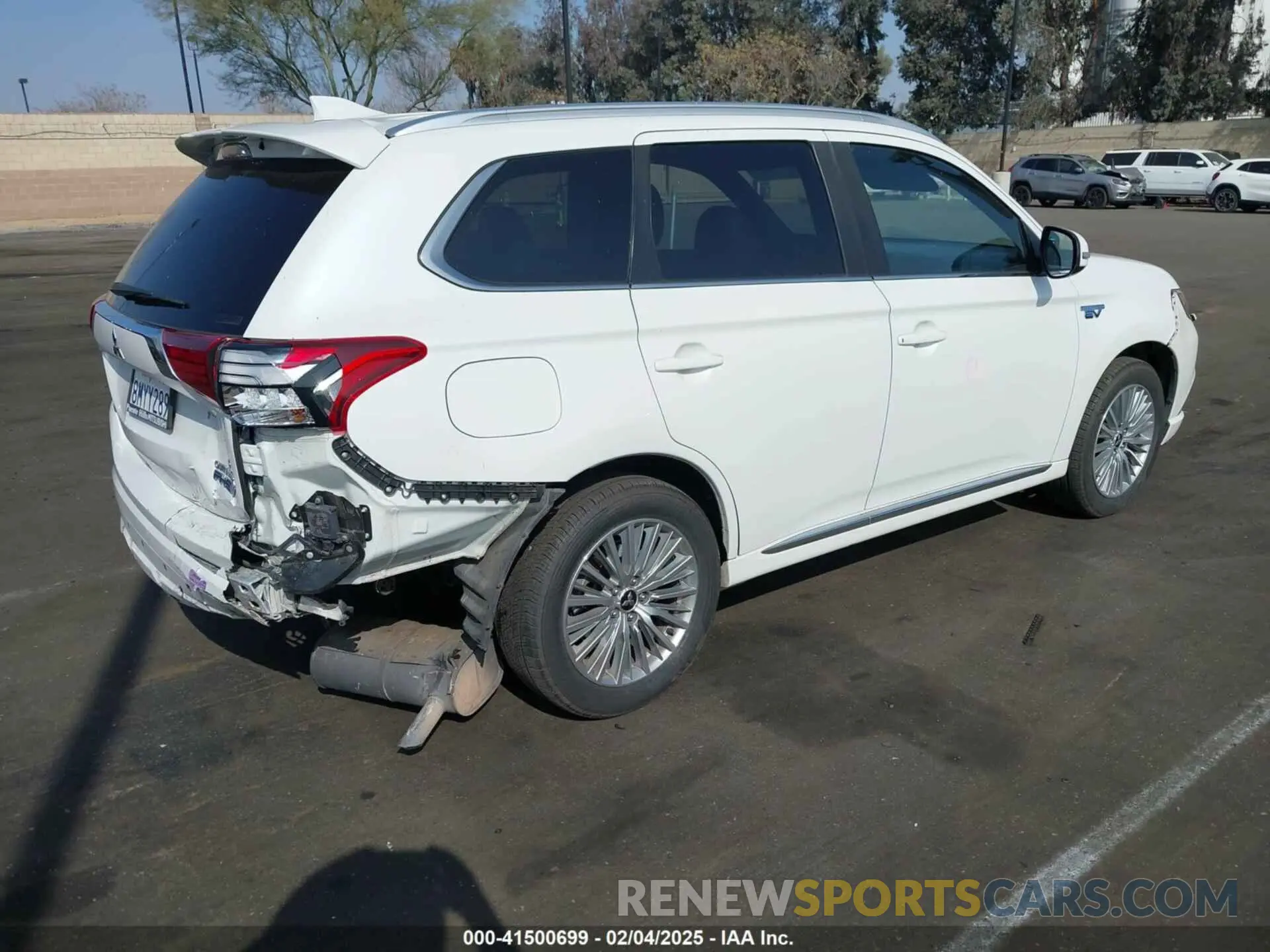 4 fotografías del automóvil dañado JA4J24A57KZ049706 MITSUBISHI OUTLANDER PHEV 2019