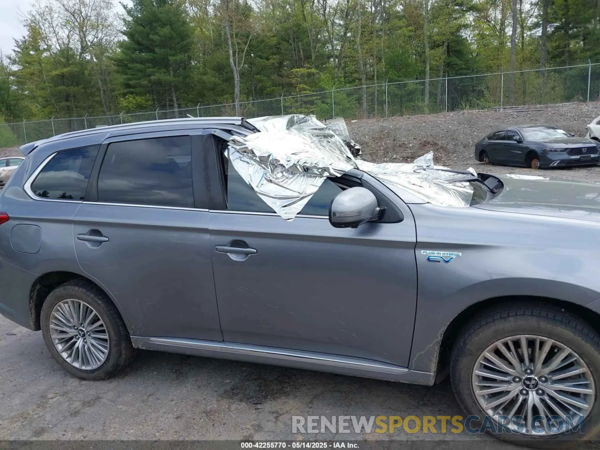14 fotografías del automóvil dañado JA4J24A5XKZ051210 MITSUBISHI OUTLANDER PHEV 2019