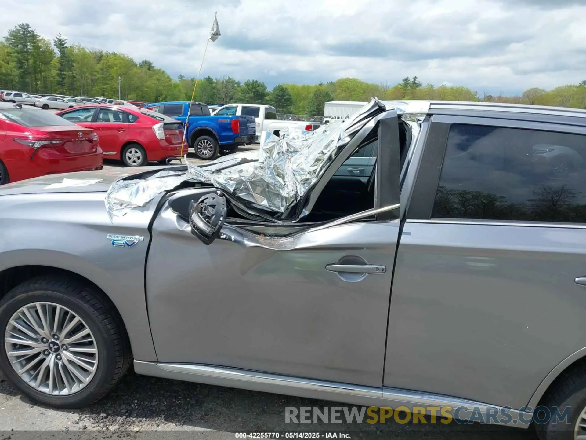 21 fotografías del automóvil dañado JA4J24A5XKZ051210 MITSUBISHI OUTLANDER PHEV 2019