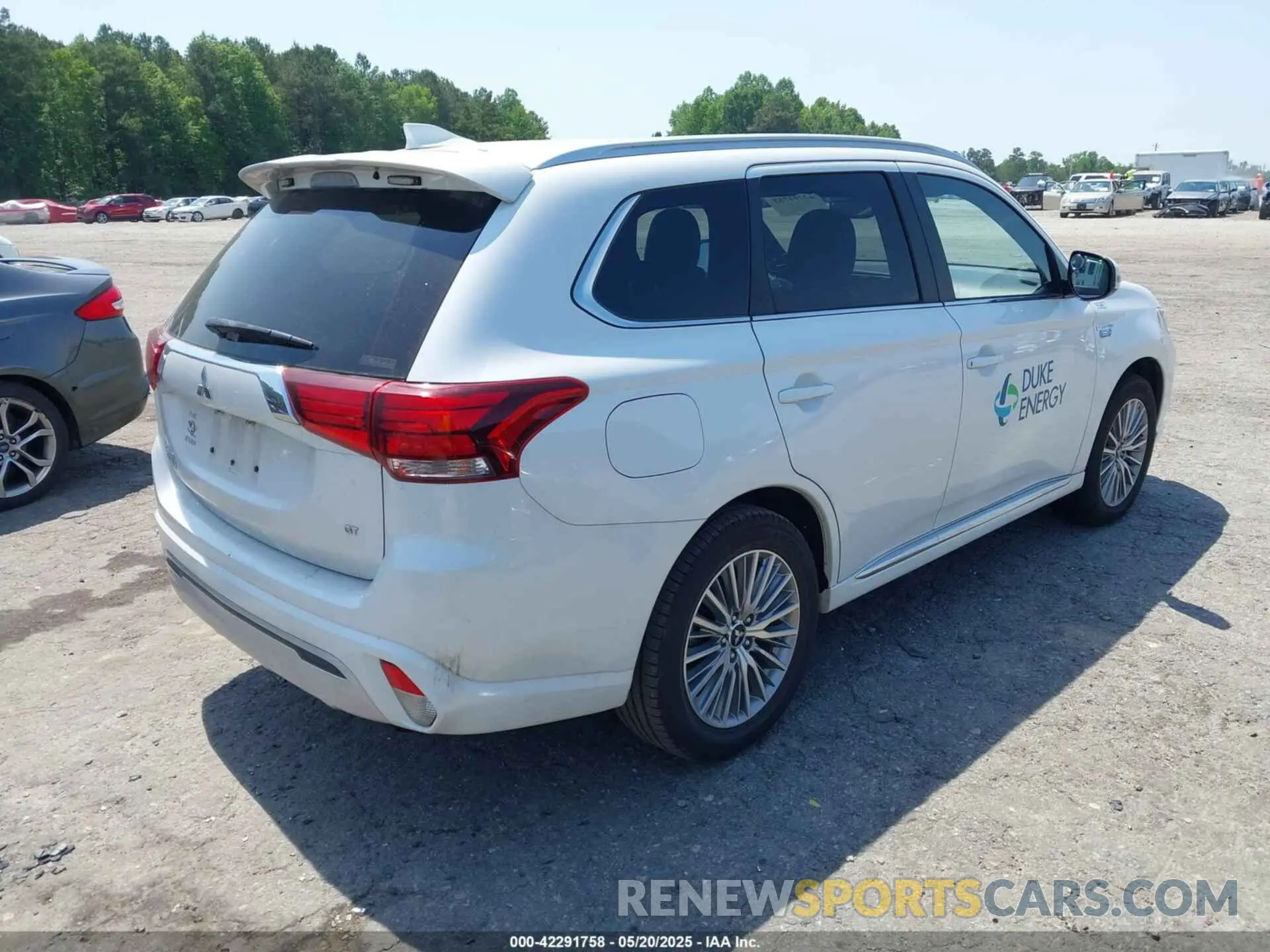 4 fotografías del automóvil dañado JA4J24A5XLZ041732 MITSUBISHI OUTLANDER PHEV 2020