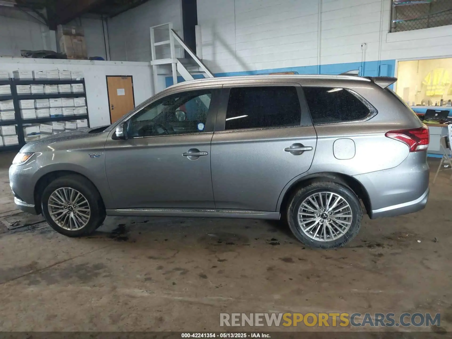 14 fotografías del automóvil dañado JA4J2VA72NZ025597 MITSUBISHI OUTLANDER PHEV 2022