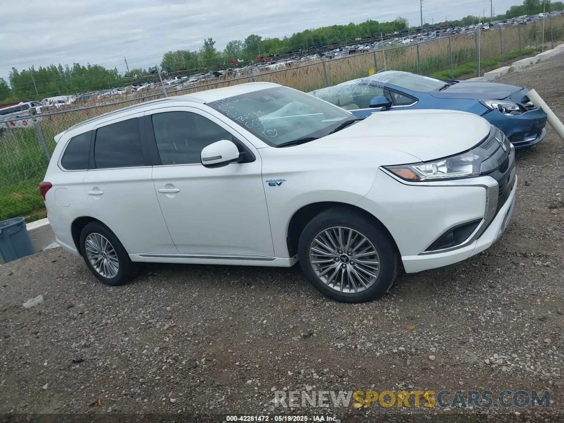 13 fotografías del automóvil dañado JA4J2VA72NZ026636 MITSUBISHI OUTLANDER PHEV 2022