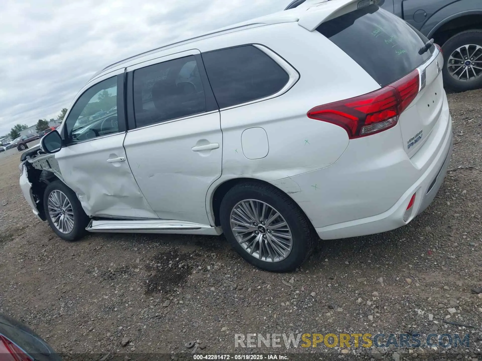 14 fotografías del automóvil dañado JA4J2VA72NZ026636 MITSUBISHI OUTLANDER PHEV 2022