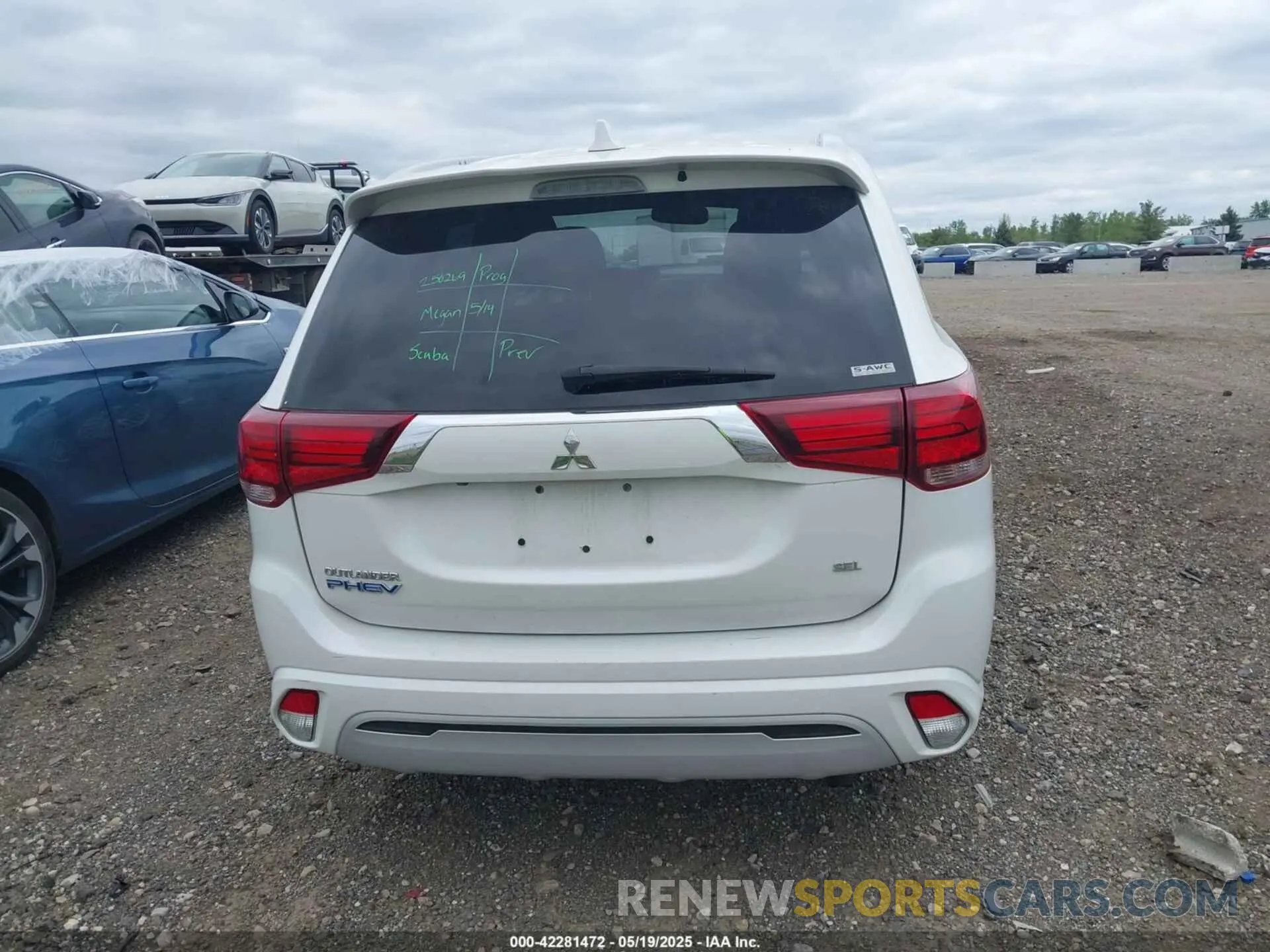 16 fotografías del automóvil dañado JA4J2VA72NZ026636 MITSUBISHI OUTLANDER PHEV 2022