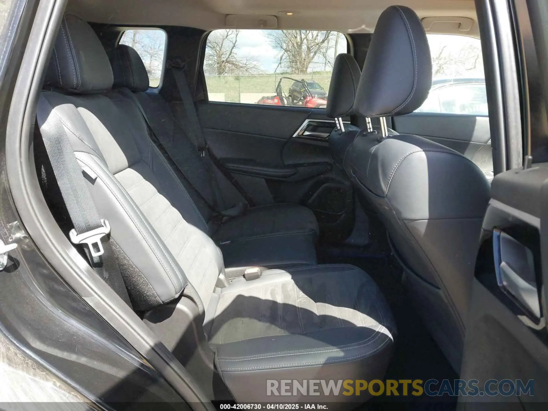 8 fotografías del automóvil dañado JA4T5UA9XPZ062573 MITSUBISHI OUTLANDER PHEV 2023