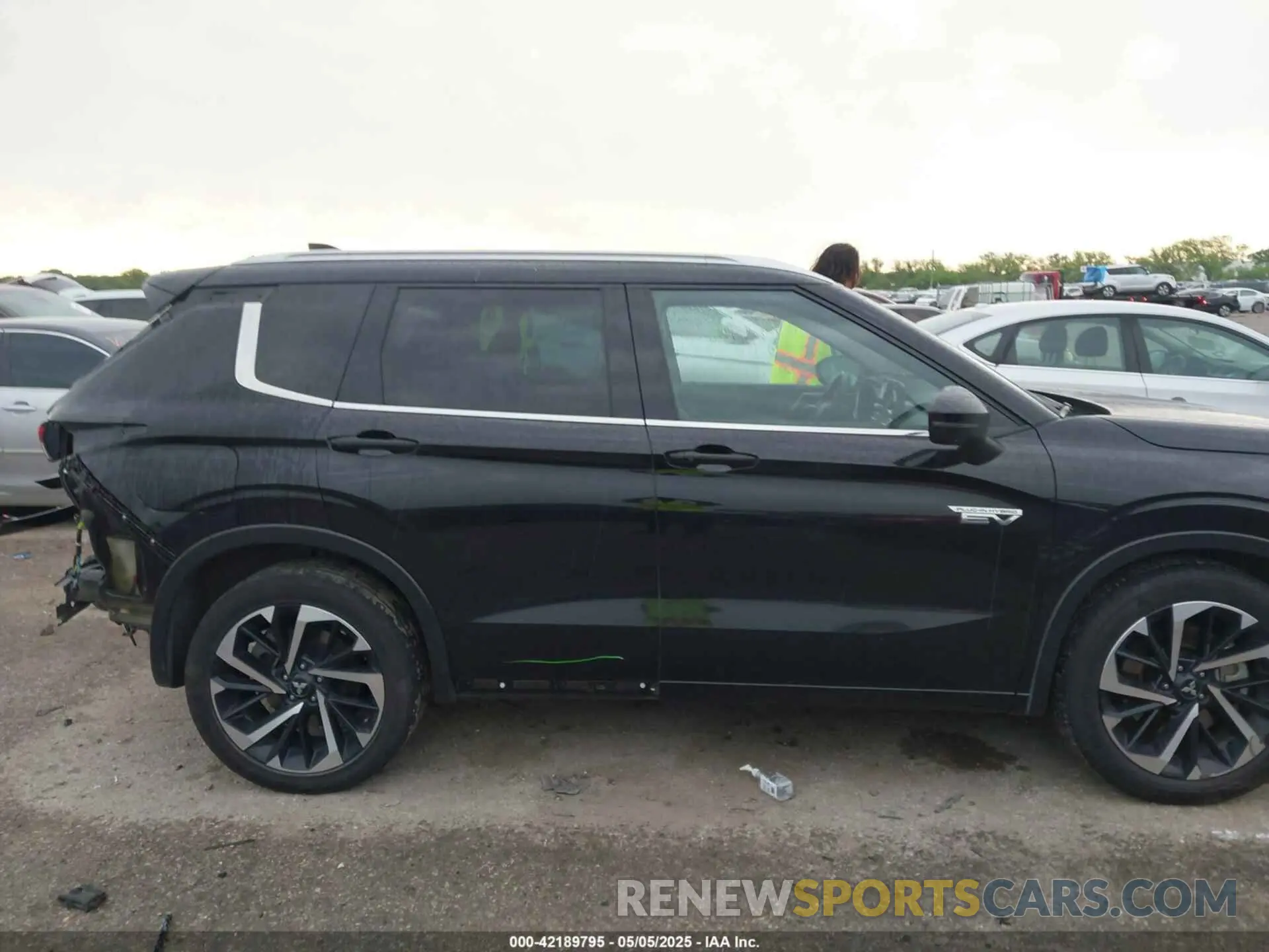 13 fotografías del automóvil dañado JA4T5VA92PZ046860 MITSUBISHI OUTLANDER PHEV 2023