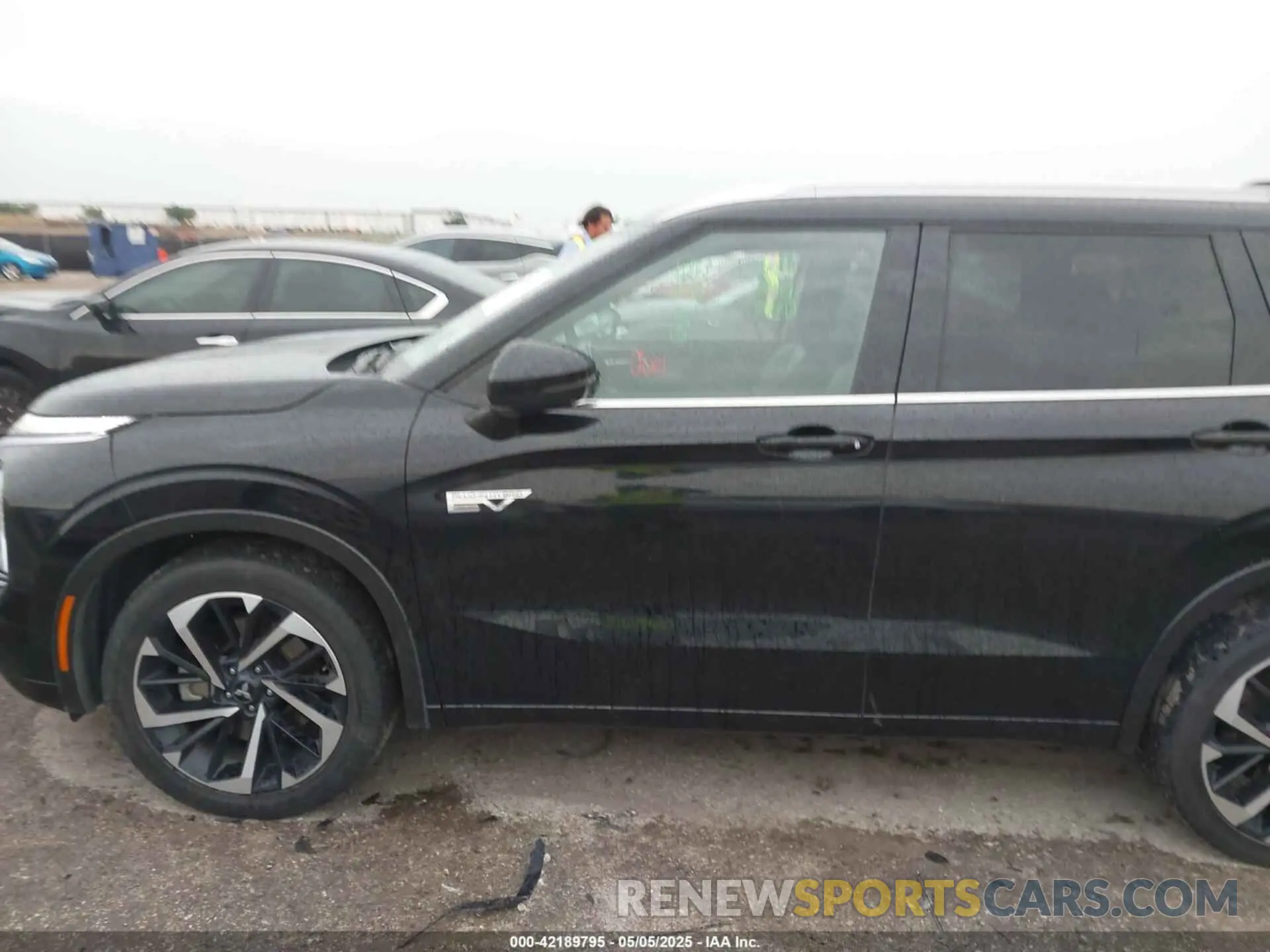 14 fotografías del automóvil dañado JA4T5VA92PZ046860 MITSUBISHI OUTLANDER PHEV 2023