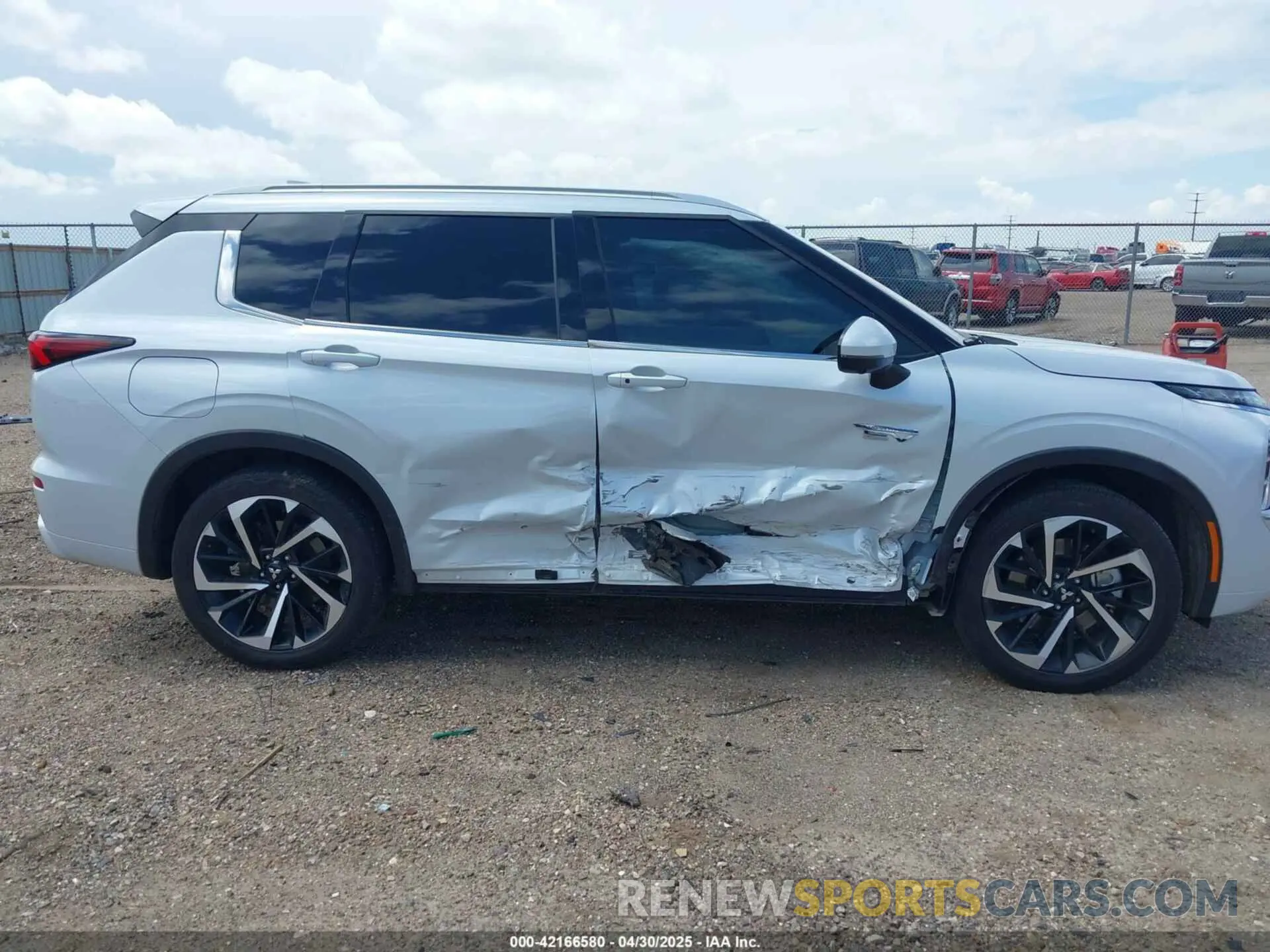 13 fotografías del automóvil dañado JA4T5VA94PZ029056 MITSUBISHI OUTLANDER PHEV 2023