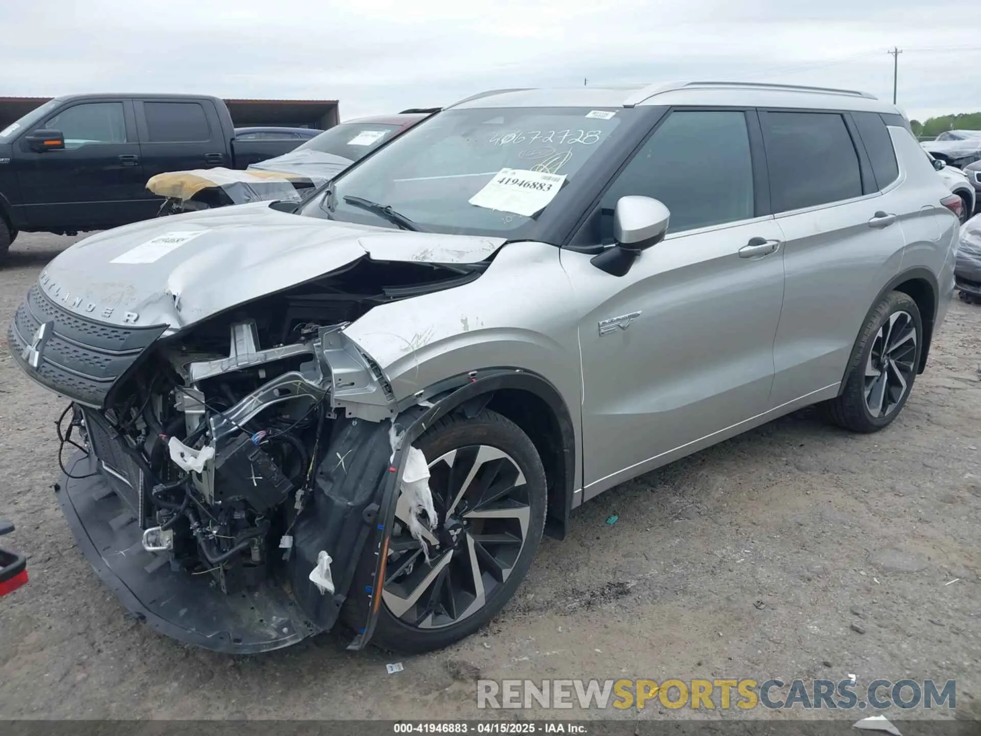 2 fotografías del automóvil dañado JA4T5WA93RZ023001 MITSUBISHI OUTLANDER PHEV 2024