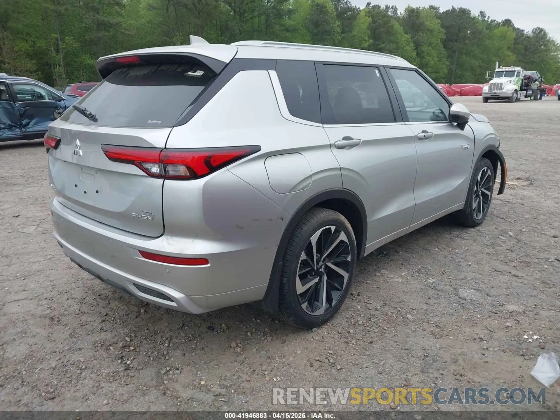 4 fotografías del automóvil dañado JA4T5WA93RZ023001 MITSUBISHI OUTLANDER PHEV 2024