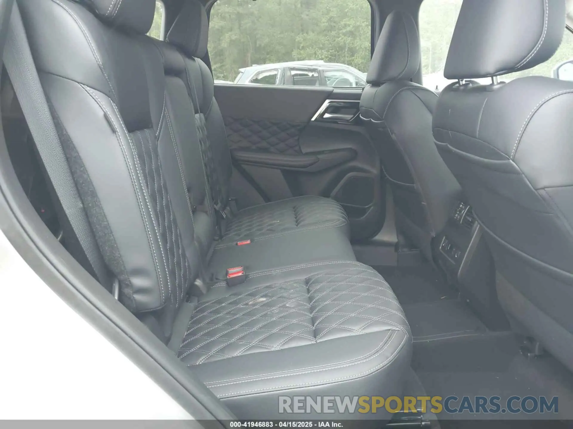 8 fotografías del automóvil dañado JA4T5WA93RZ023001 MITSUBISHI OUTLANDER PHEV 2024