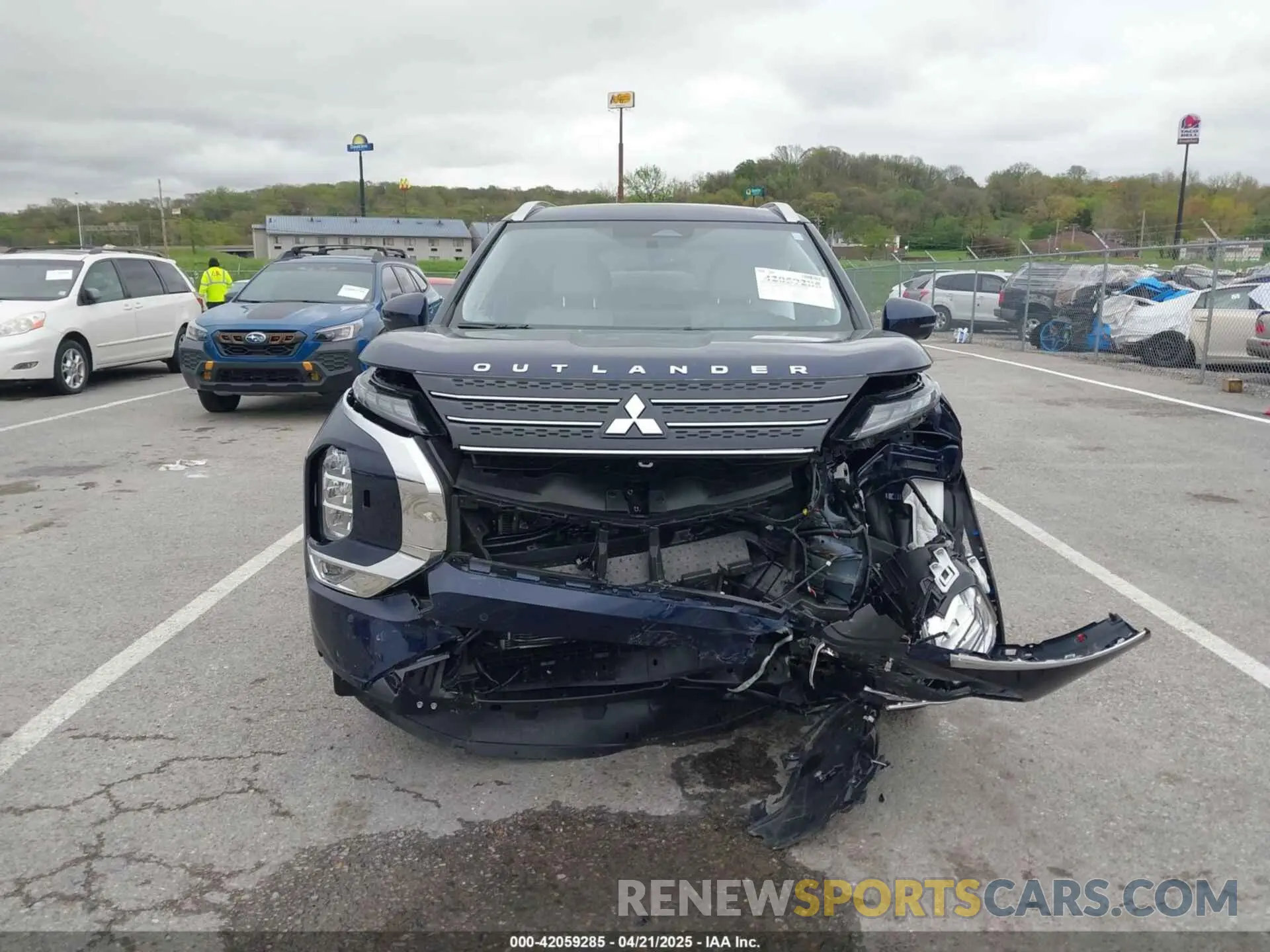 12 fotografías del automóvil dañado JA4T5WA94RZ050272 MITSUBISHI OUTLANDER PHEV 2024