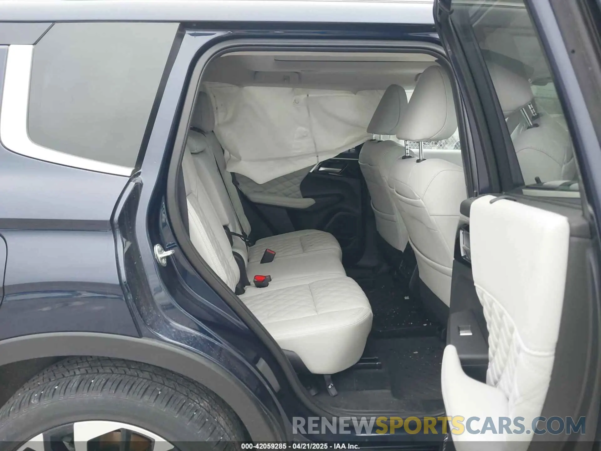 8 fotografías del automóvil dañado JA4T5WA94RZ050272 MITSUBISHI OUTLANDER PHEV 2024
