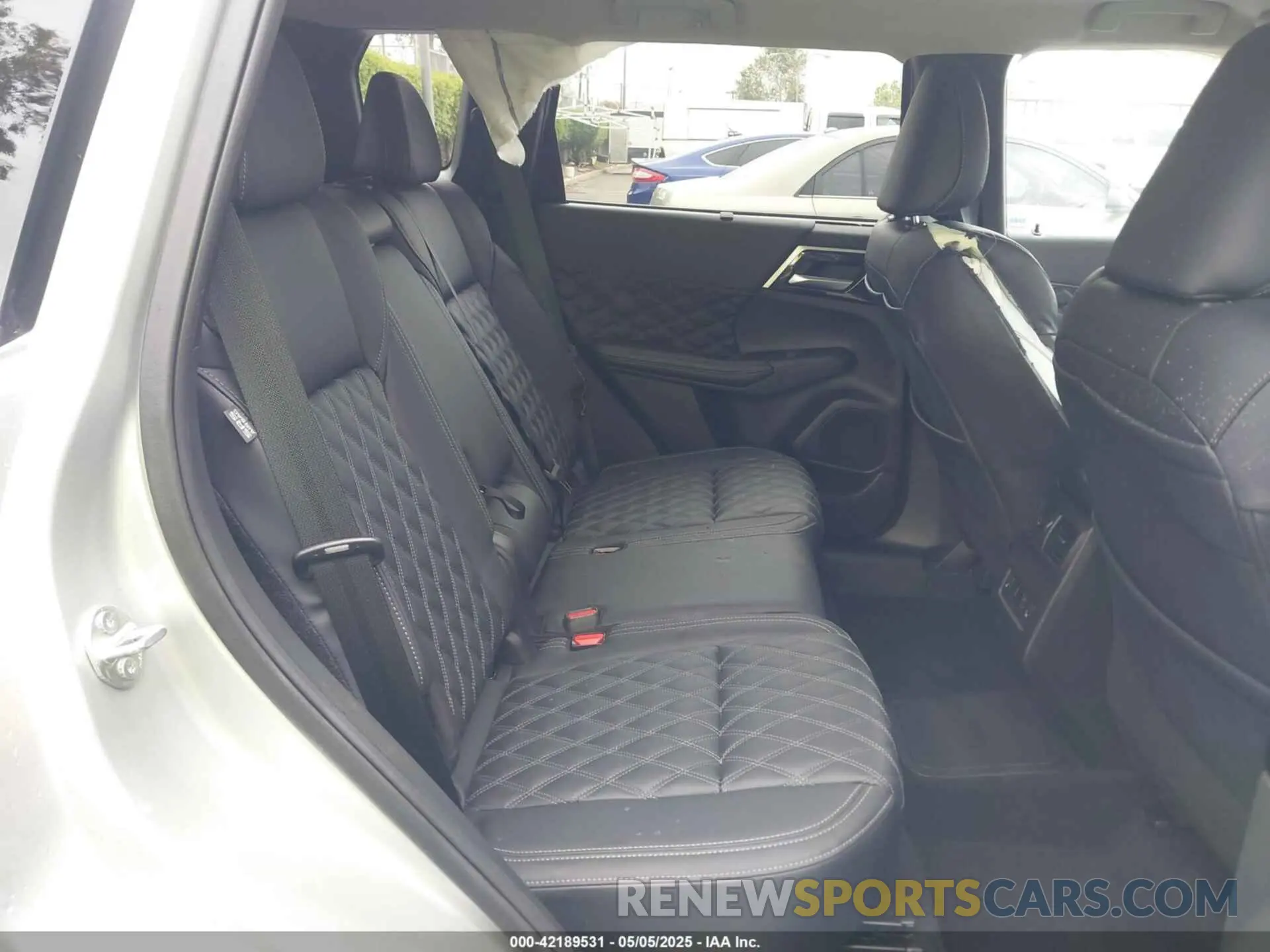 8 fotografías del automóvil dañado JA4T5WA96RZ036695 MITSUBISHI OUTLANDER PHEV 2024