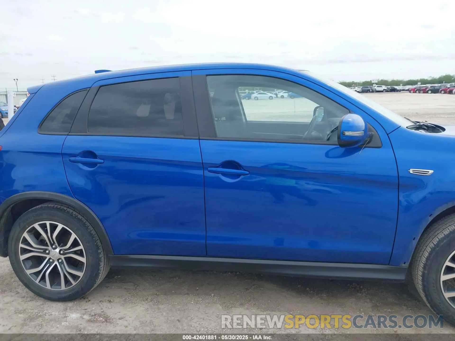 14 fotografías del automóvil dañado JA4AP3AU1KU018886 MITSUBISHI OUTLANDER SPORT 2019