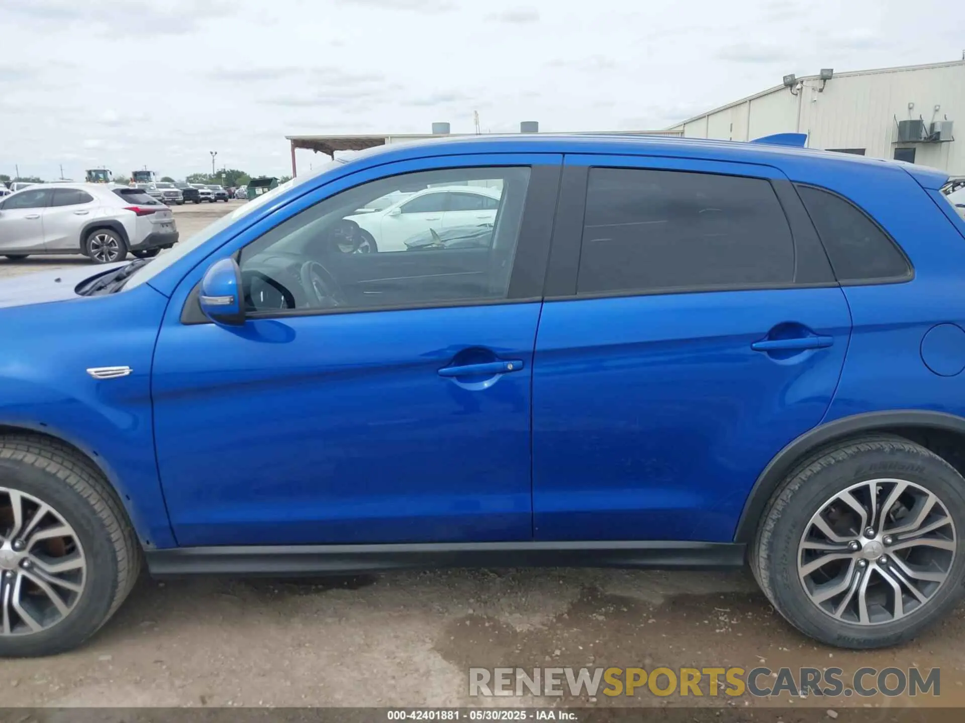 15 fotografías del automóvil dañado JA4AP3AU1KU018886 MITSUBISHI OUTLANDER SPORT 2019