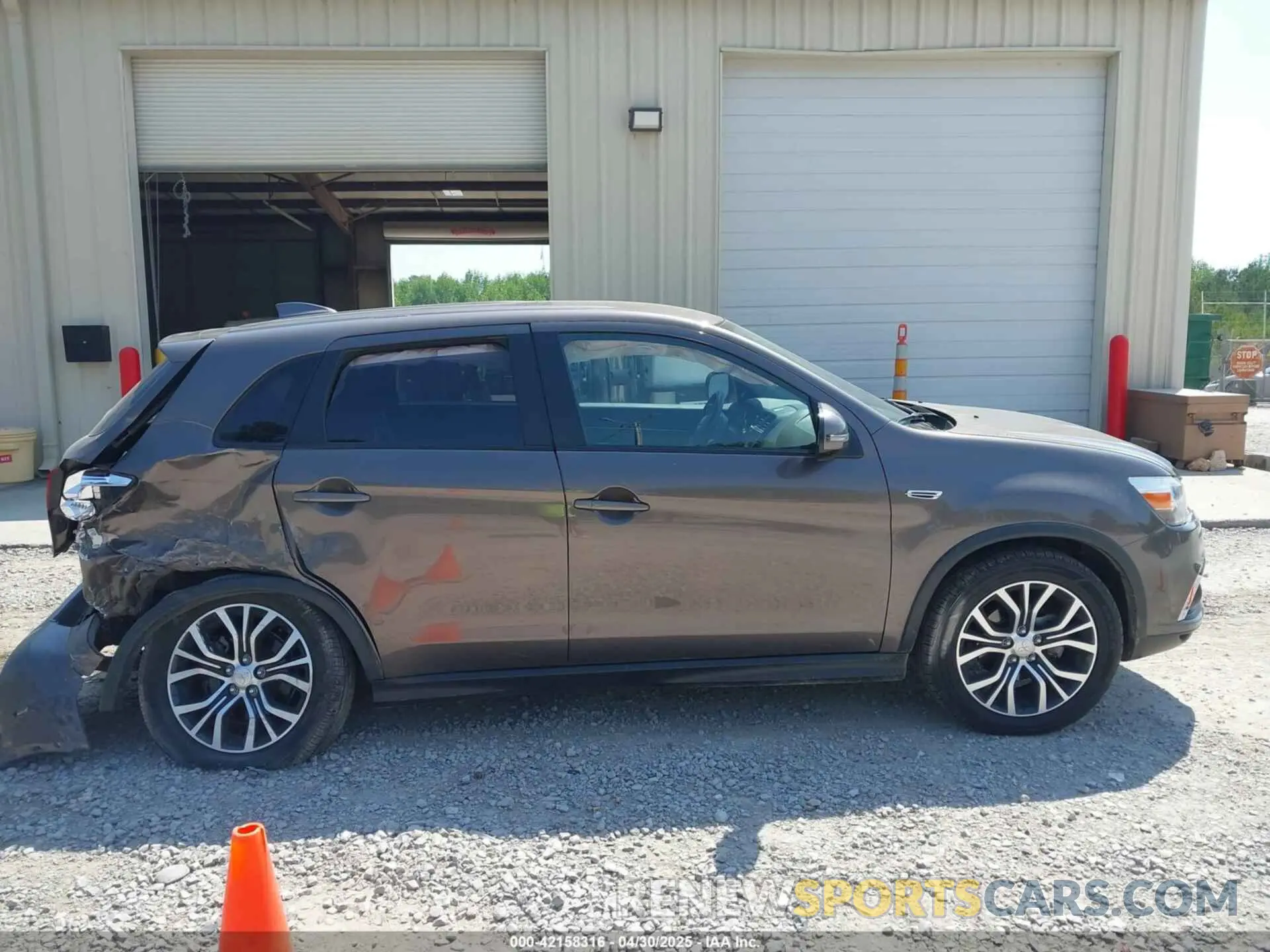13 fotografías del automóvil dañado JA4AP3AU1KU028642 MITSUBISHI OUTLANDER SPORT 2019