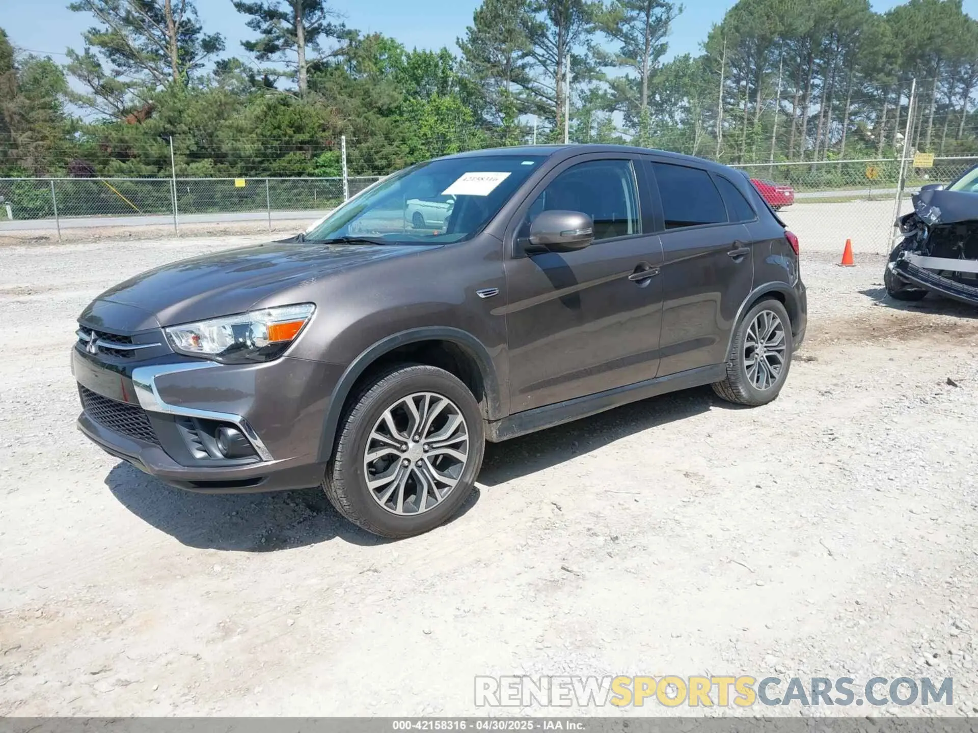 2 fotografías del automóvil dañado JA4AP3AU1KU028642 MITSUBISHI OUTLANDER SPORT 2019