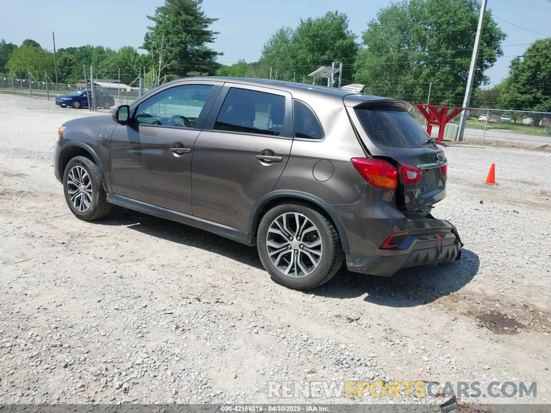 3 fotografías del automóvil dañado JA4AP3AU1KU028642 MITSUBISHI OUTLANDER SPORT 2019