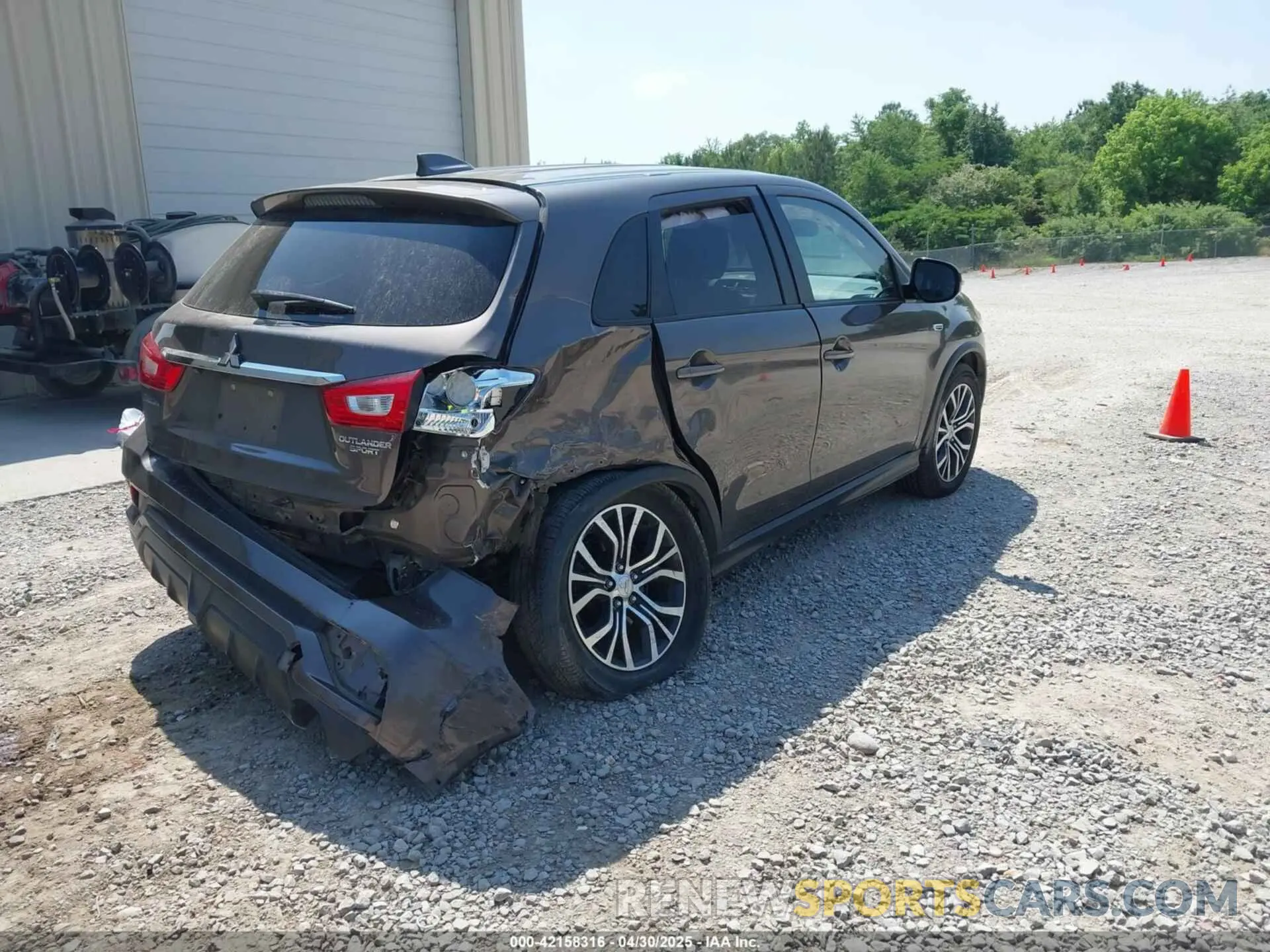 4 fotografías del automóvil dañado JA4AP3AU1KU028642 MITSUBISHI OUTLANDER SPORT 2019
