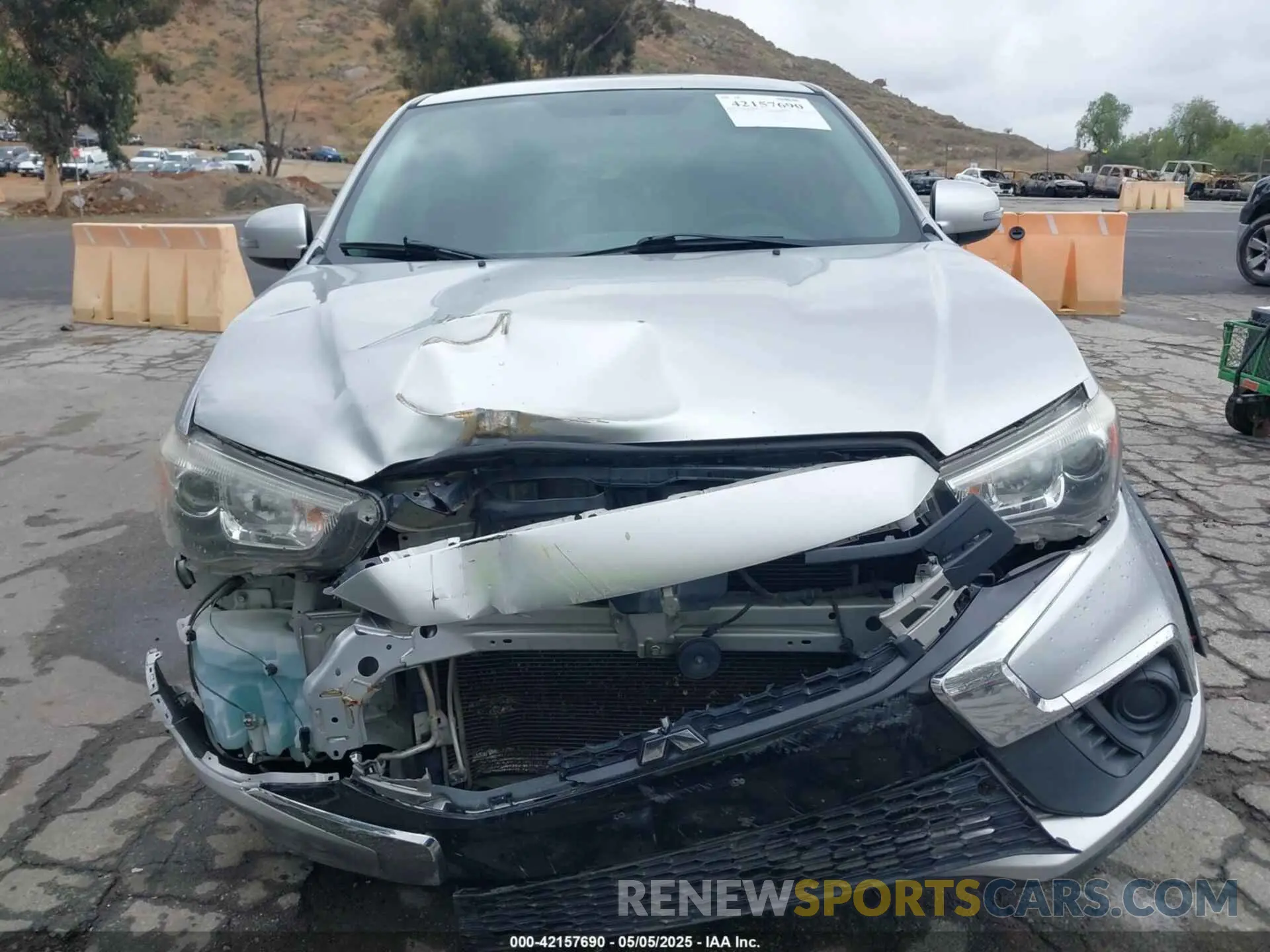 12 fotografías del automóvil dañado JA4AP3AU2KU003703 MITSUBISHI OUTLANDER SPORT 2019