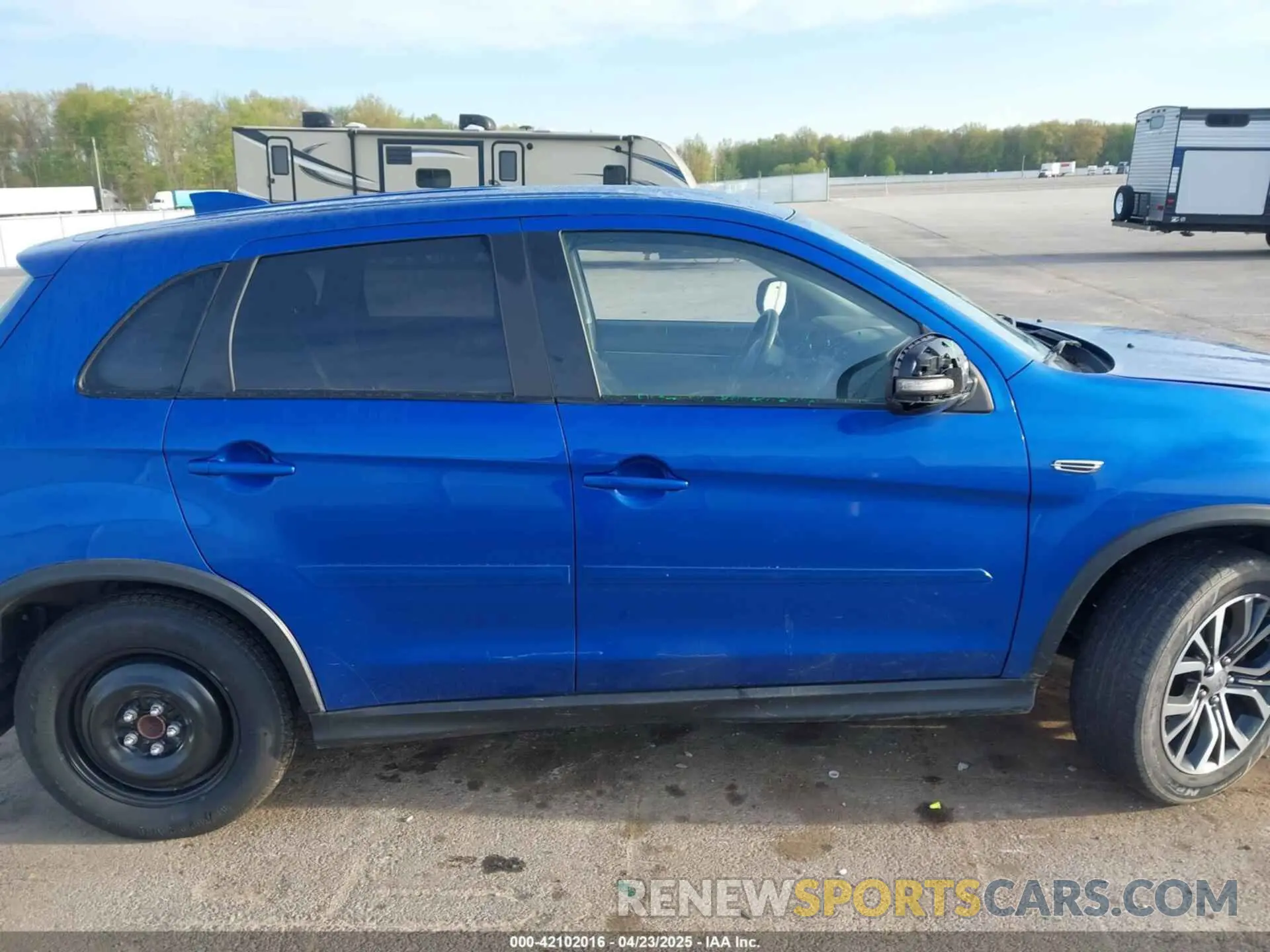 14 fotografías del automóvil dañado JA4AP3AU2KU018380 MITSUBISHI OUTLANDER SPORT 2019