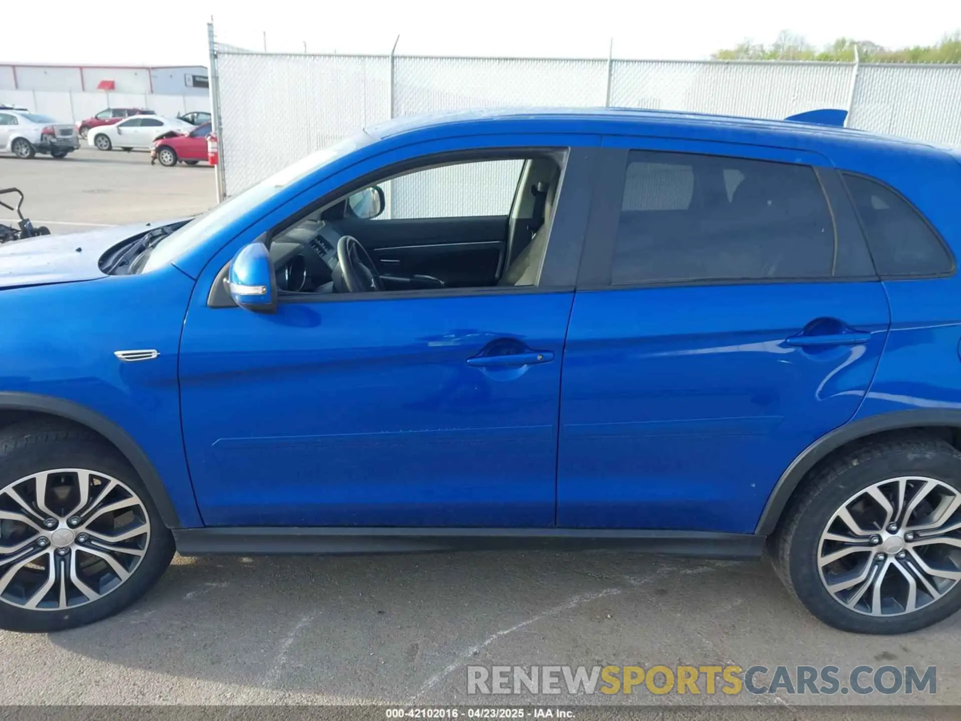 15 fotografías del automóvil dañado JA4AP3AU2KU018380 MITSUBISHI OUTLANDER SPORT 2019