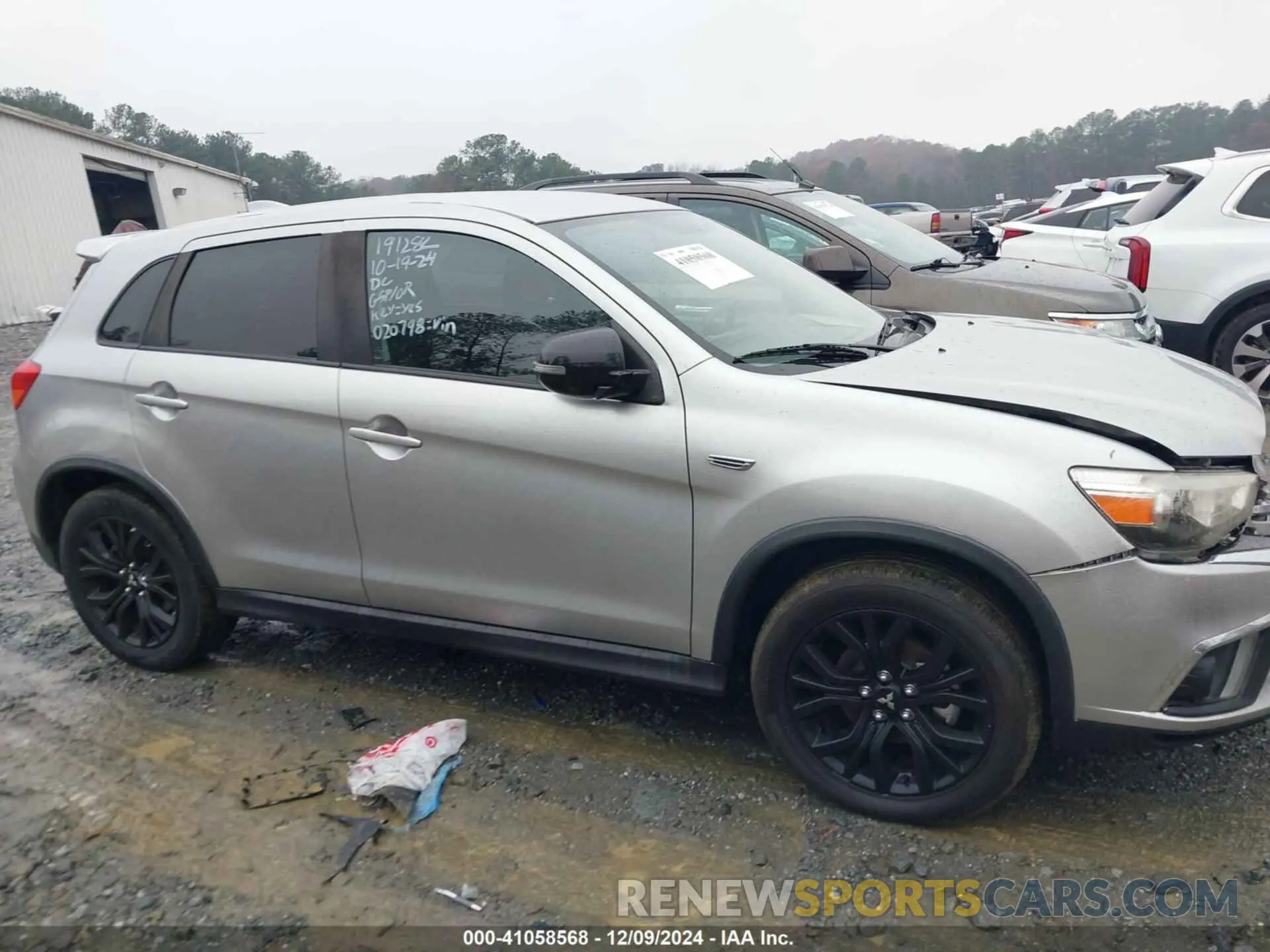 13 fotografías del automóvil dañado JA4AP3AU3KU020798 MITSUBISHI OUTLANDER SPORT 2019