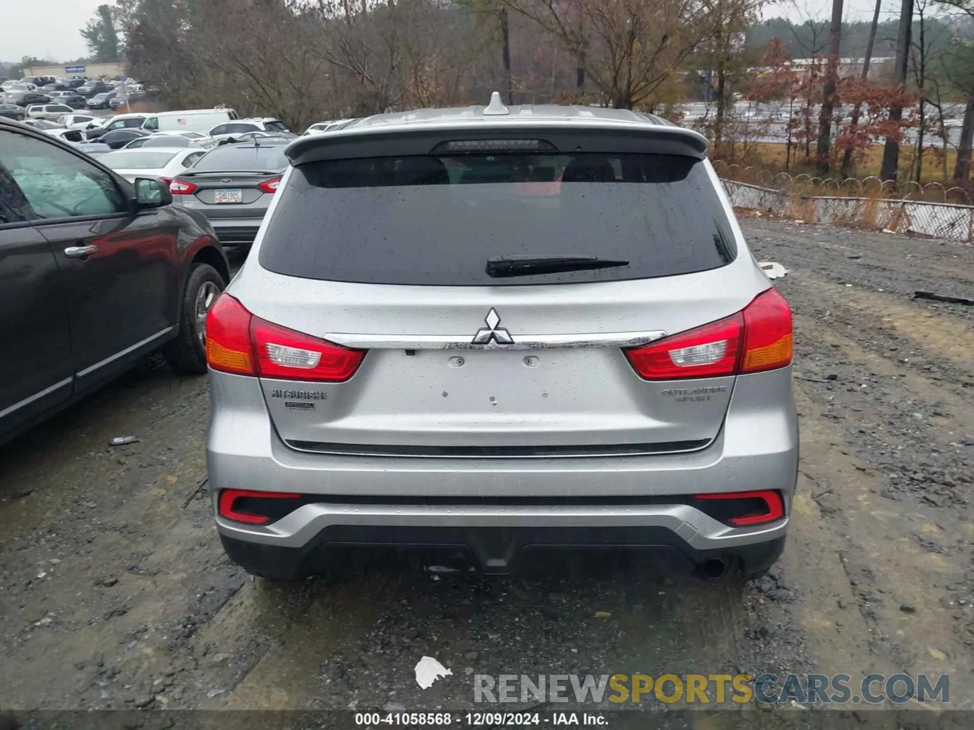 16 fotografías del automóvil dañado JA4AP3AU3KU020798 MITSUBISHI OUTLANDER SPORT 2019